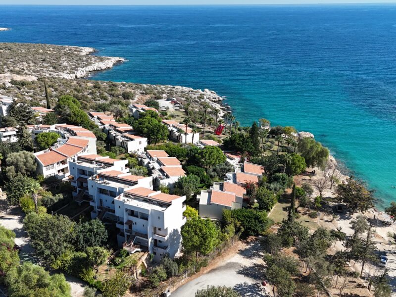 Mersin Silifke Susanoğlu Denize Sıfır  Susankent Sitesi  Eşyalı  Satılık 2.5+1 Villa