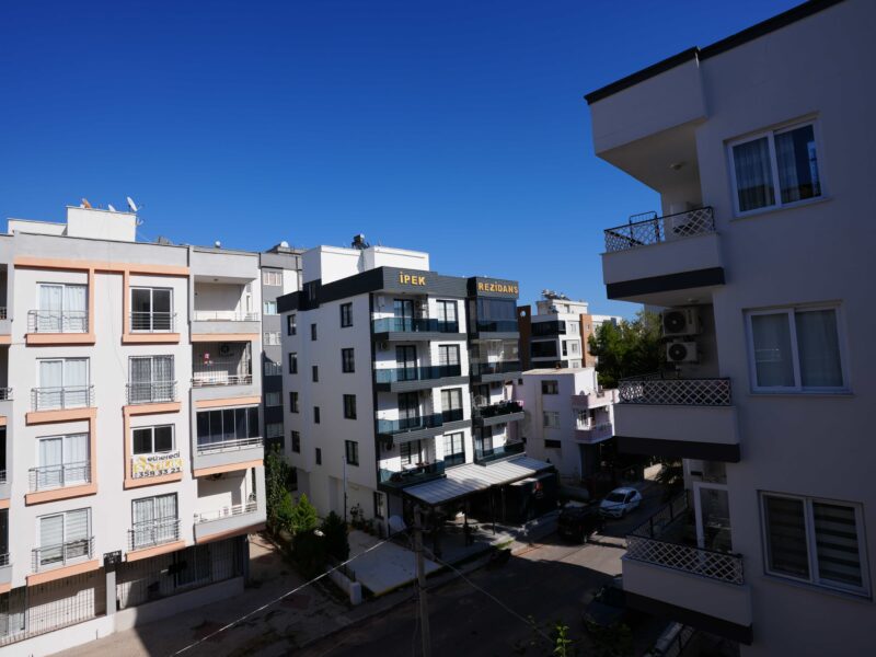 Mersin Erdemli Alata Denize Yakın Satılık 1+1 Geniş Daire