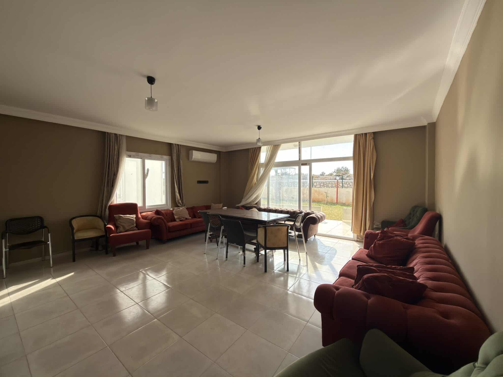 Villa met 4 slaapkamers te koop in het Kızkalesi Beachfront Castle Complex, Erdemli, Mersin