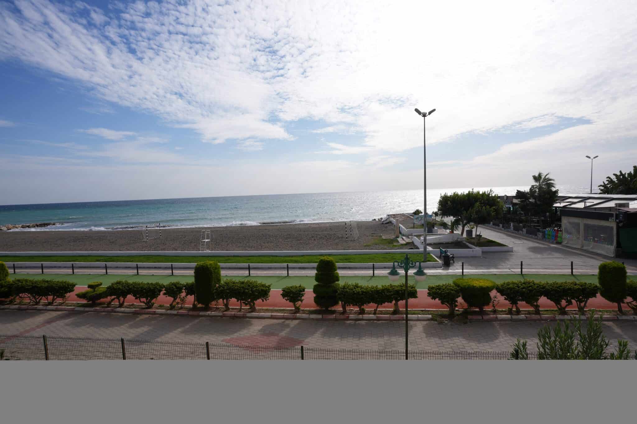 Erdemli Denize Sıfır Erciyes Sitesi Doğalgazlı Satılık 2+1 Ön Blok Daire