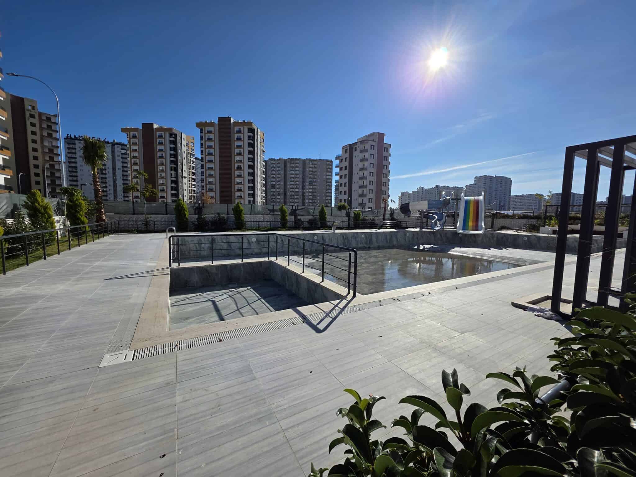 Hoekappartement met 2+1 slaapkamers te koop in Perfect Life 1, Erdemli, Mersin