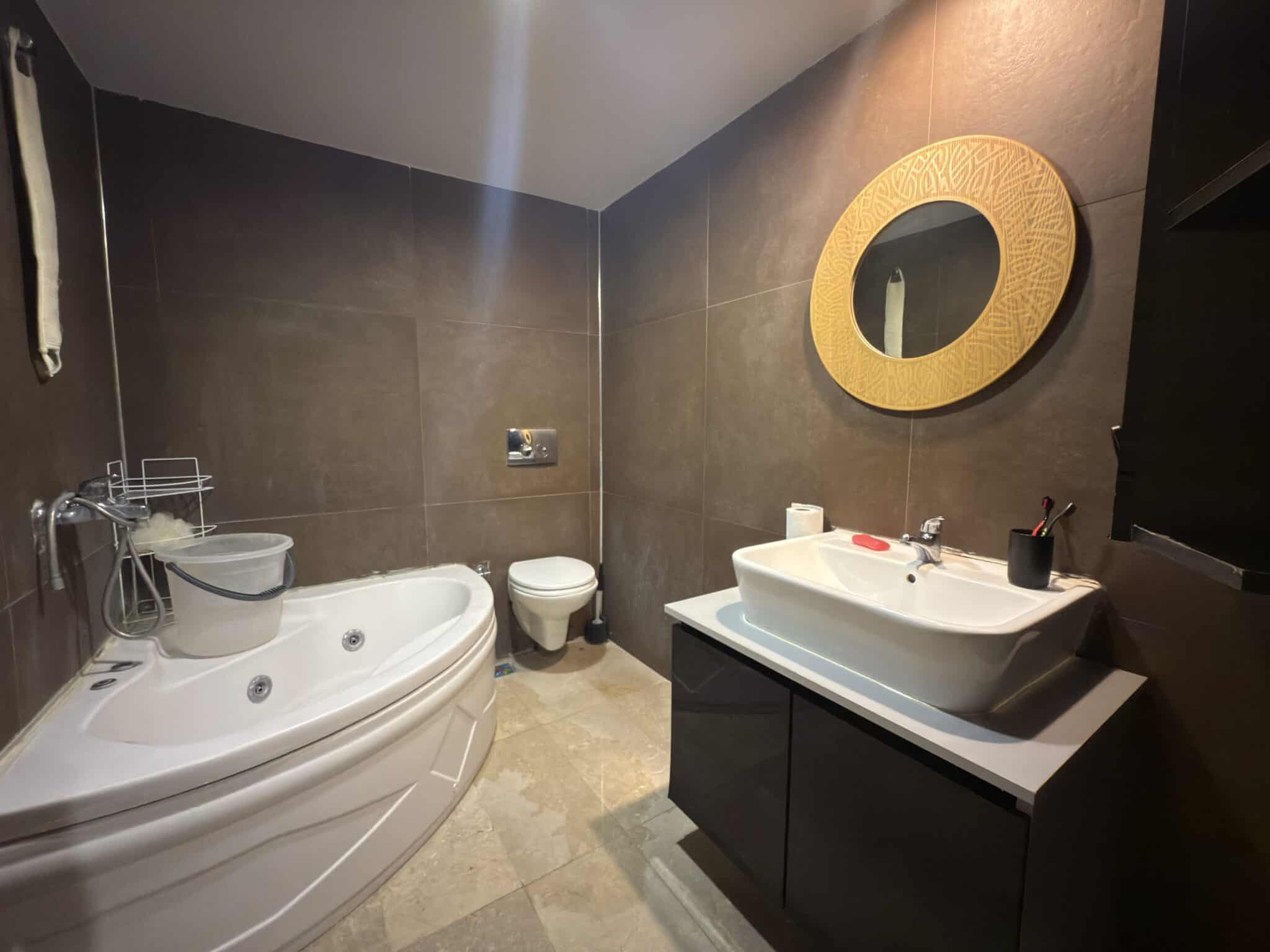 Mersin Erdemli Alata Oba Plaza Kiralık  4+1 Teras Katı  Daire