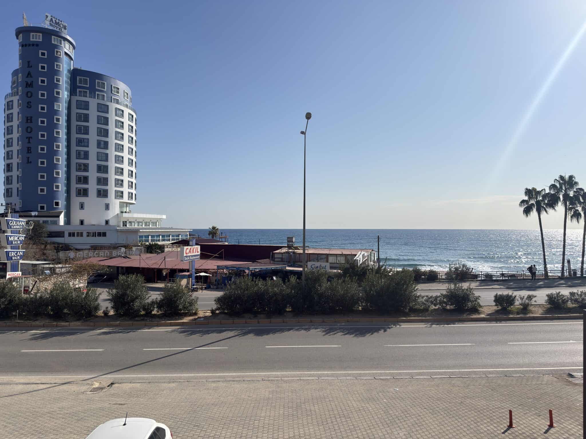 Mersin Erdemli Ayaş Iraöz Suits Deniz Manzaralı Satılık 1+1 Daire