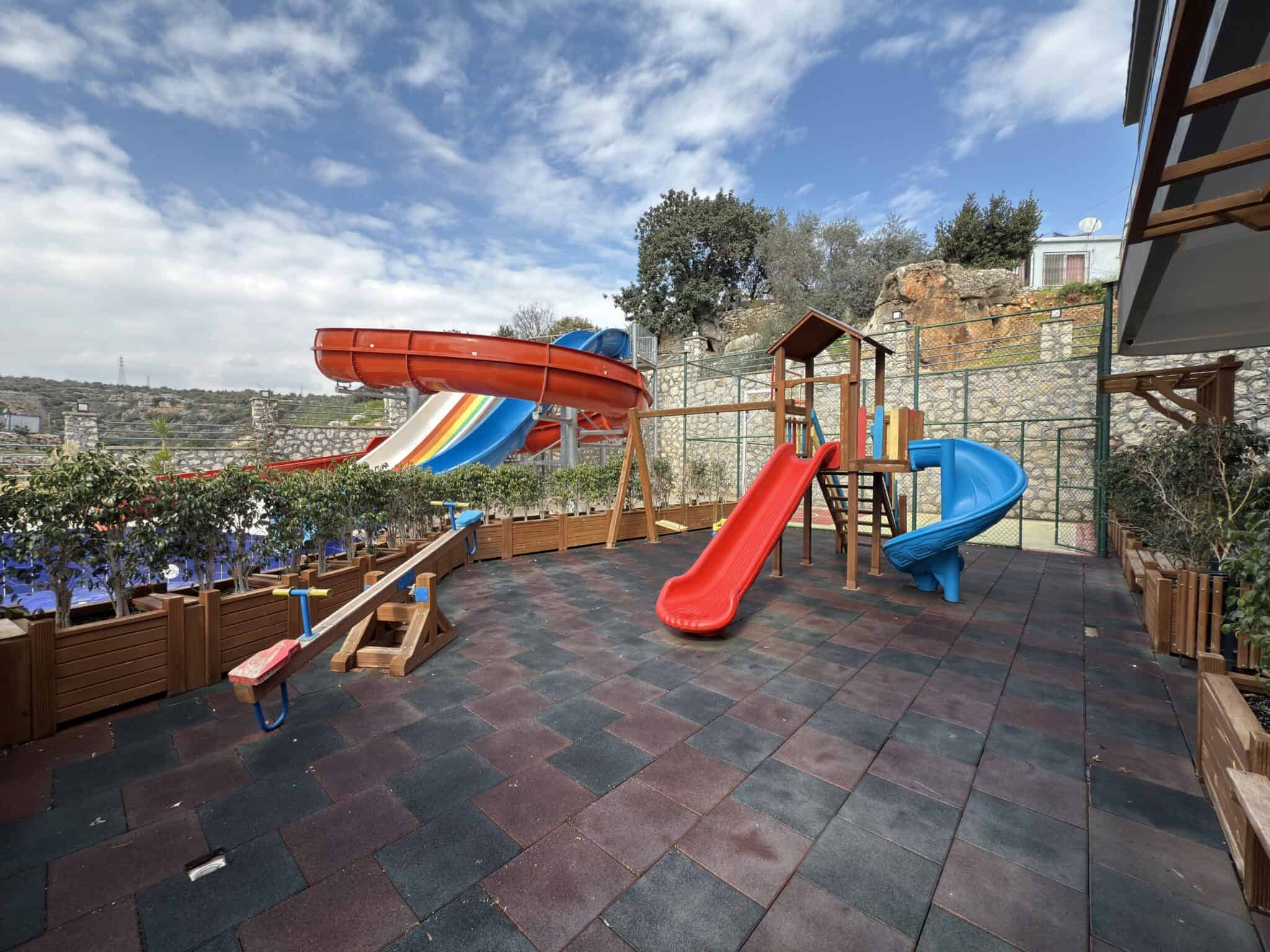 Appartement met 1 slaapkamer en 1 badkamer te koop met zeezicht in Ayaş Iraöz Suits, Erdemli, Mersin