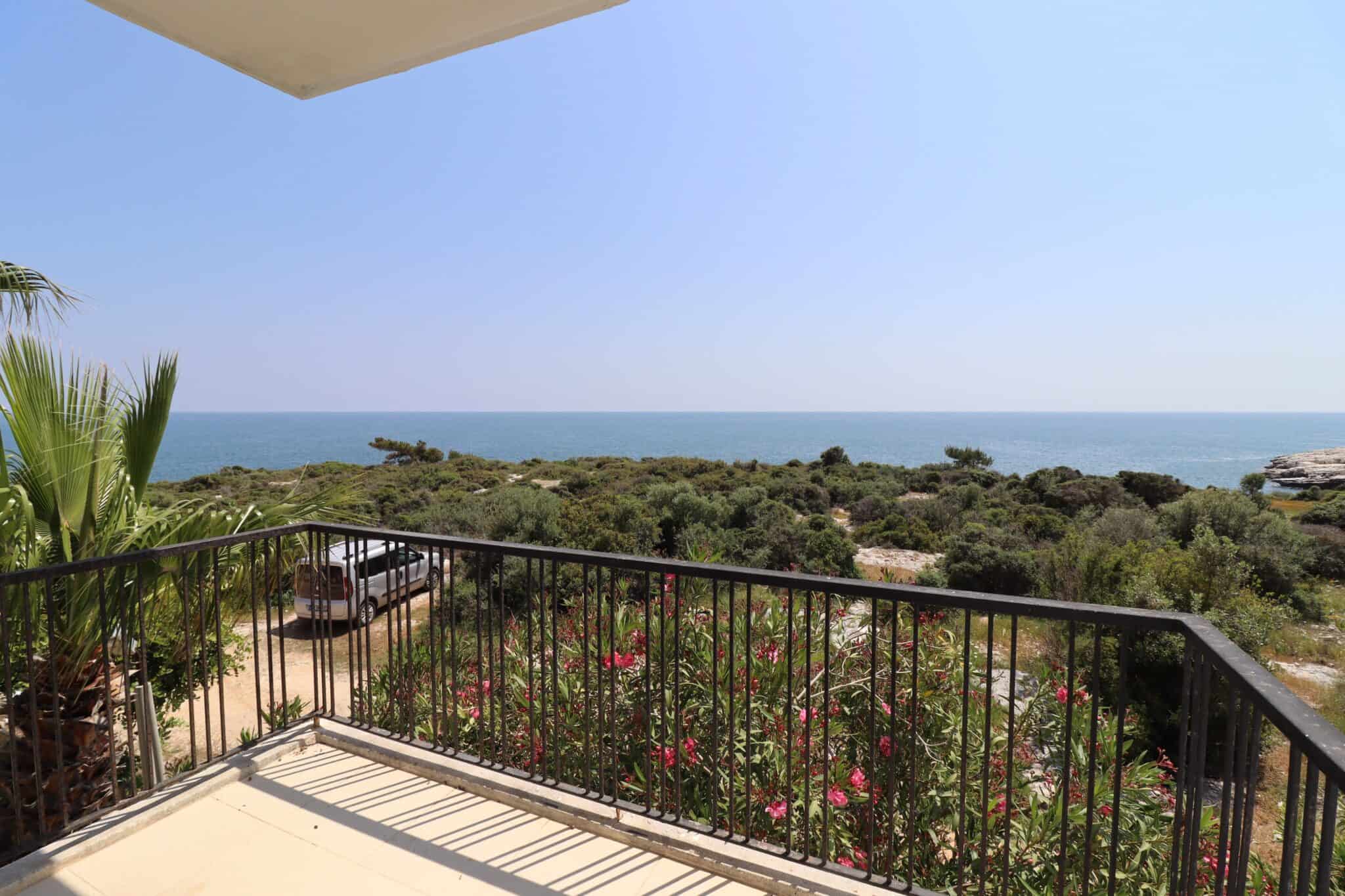 Mersin Silifke Narlıkuyu Denize Sıfır  Nazar Sitesi Satılık 4+1  Lüks Villa