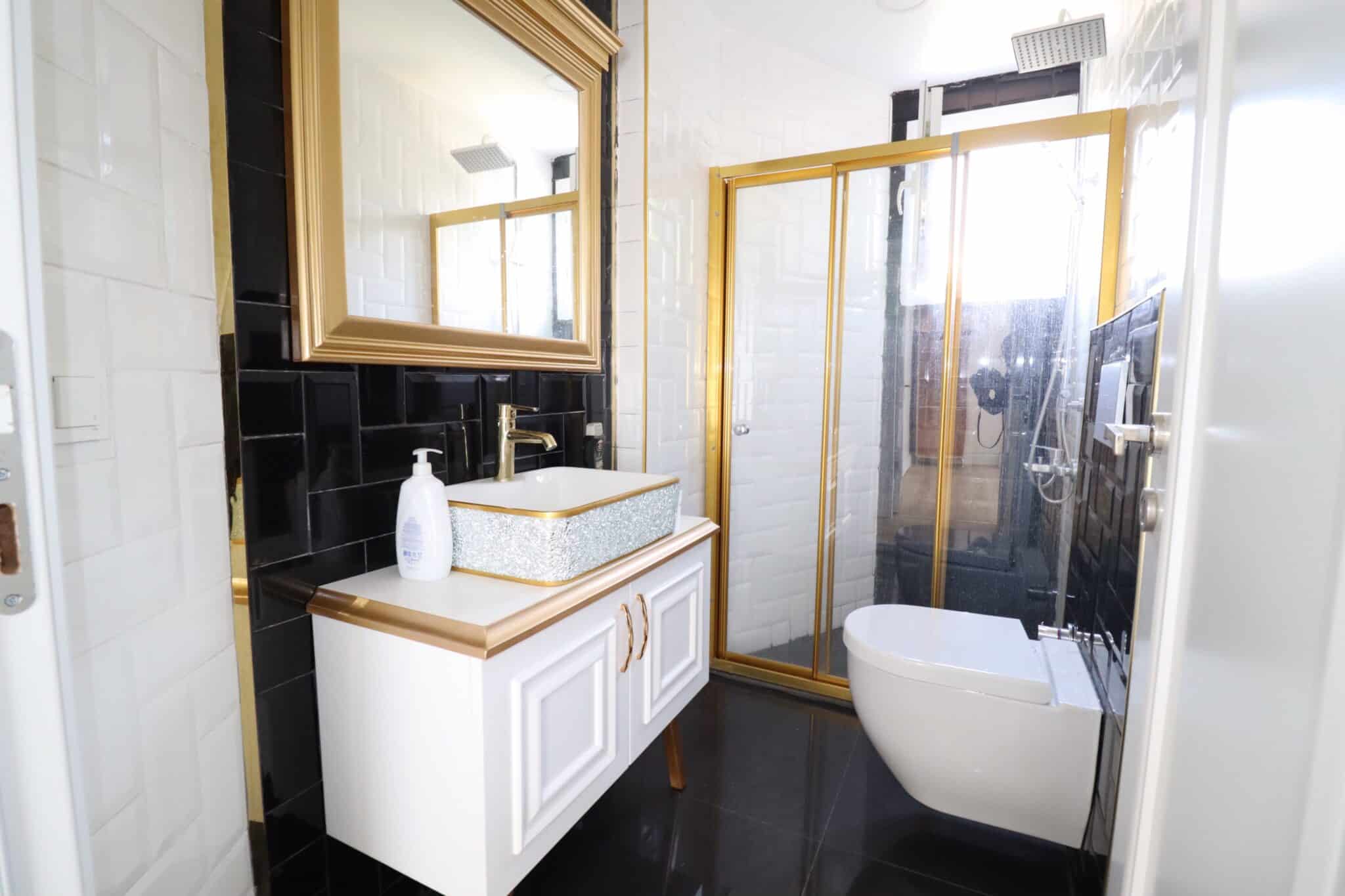Mersin Silifke Narlıkuyu Denize Sıfır  Nazar Sitesi Satılık 4+1  Lüks Villa