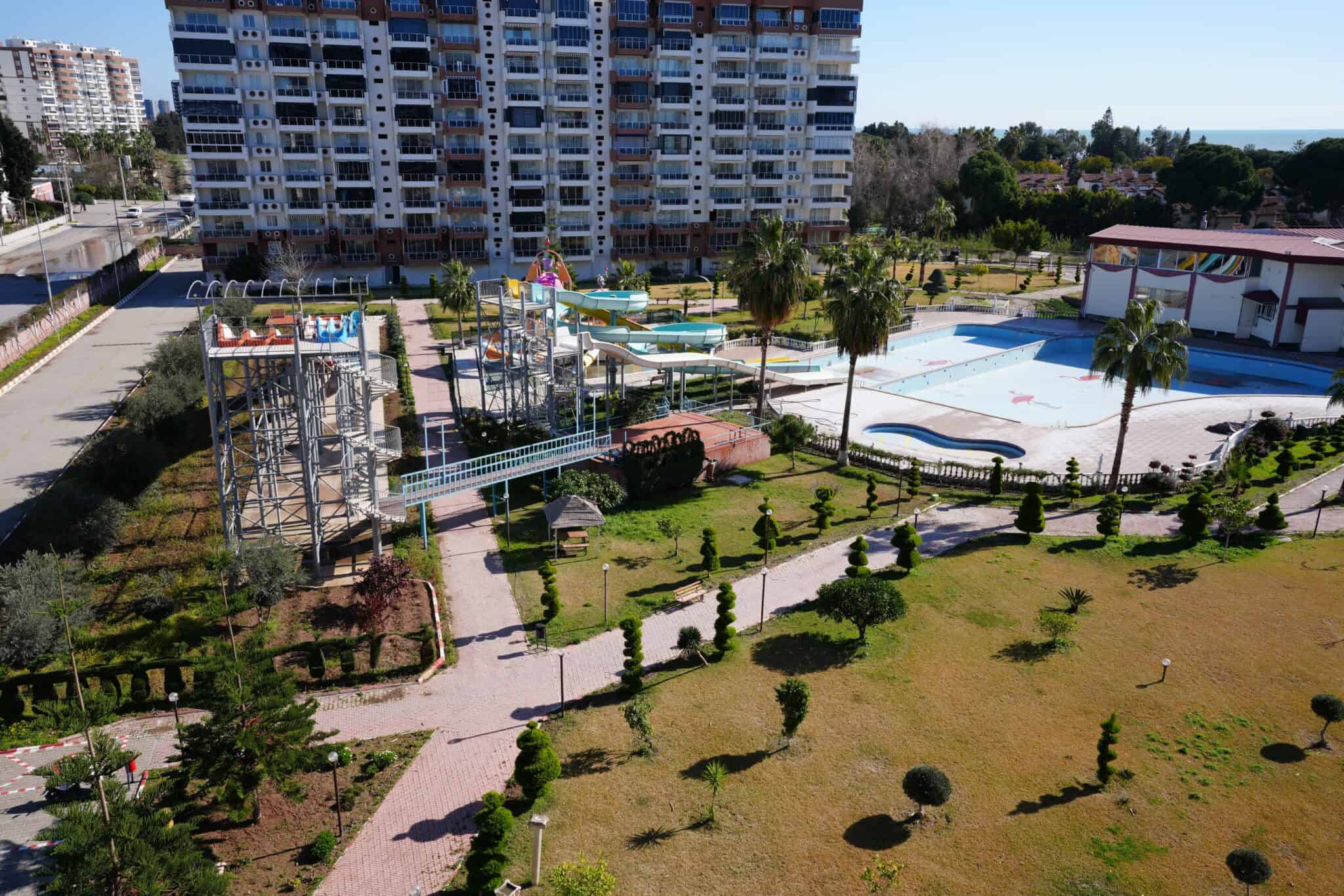 Продается 2+1 квартира в жилом комплексе Liparis Sun Life в районе Каргипинари, Мерсин, новые корпуса.