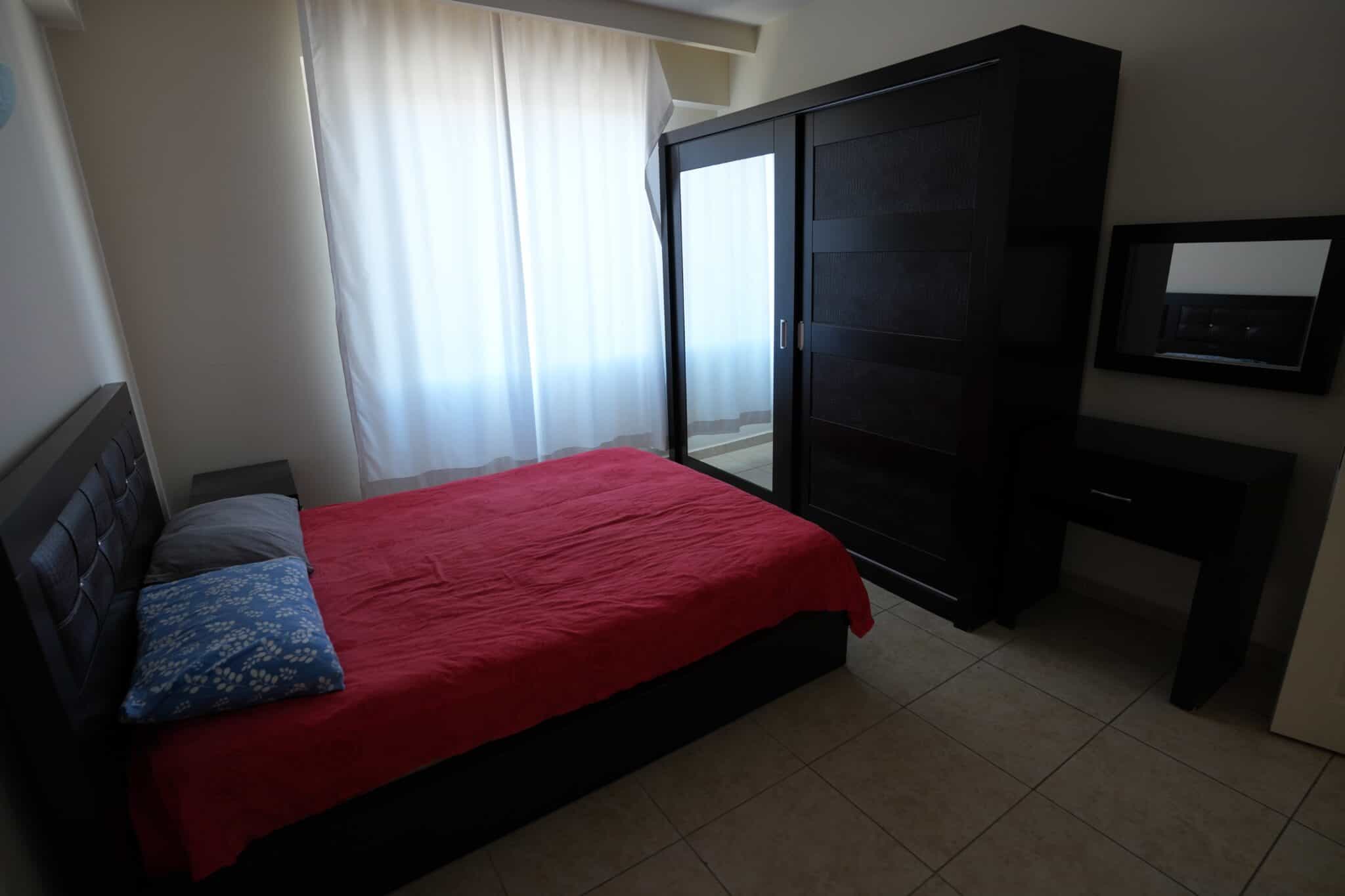 Продается 3+1 квартира в блоке E курортного комплекса Queenaba Resort, Каргипинари, Мерсин.