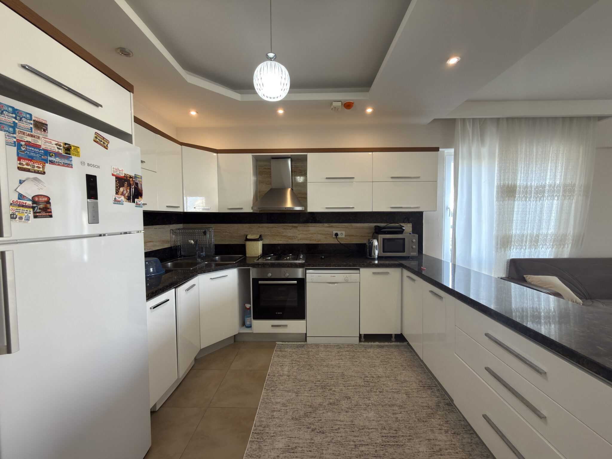 Продается меблированная квартира 2+1 в жилом комплексе Queenaba 3 Site, Каргипынары, Эрдемли, Мерсин