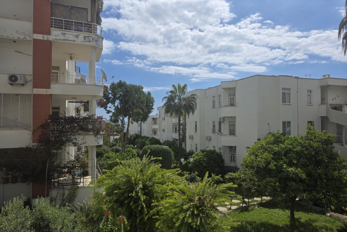 Möblierte 3+1-Zimmer-Terrassenwohnung in Altınportakal, Kumkuyu, Erdemli, Mersin zu verkaufen