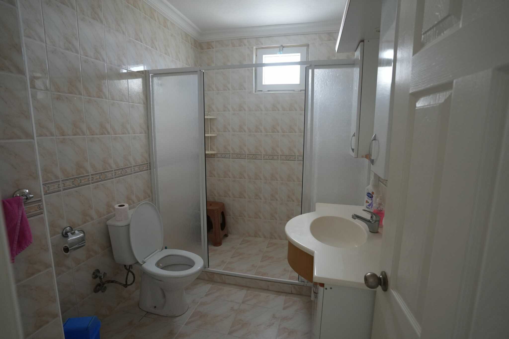 Роскошная меблированная квартира 3+1 на продажу в курортном комплексе Arpaçbahşiş Gümüşdere, Мерсин