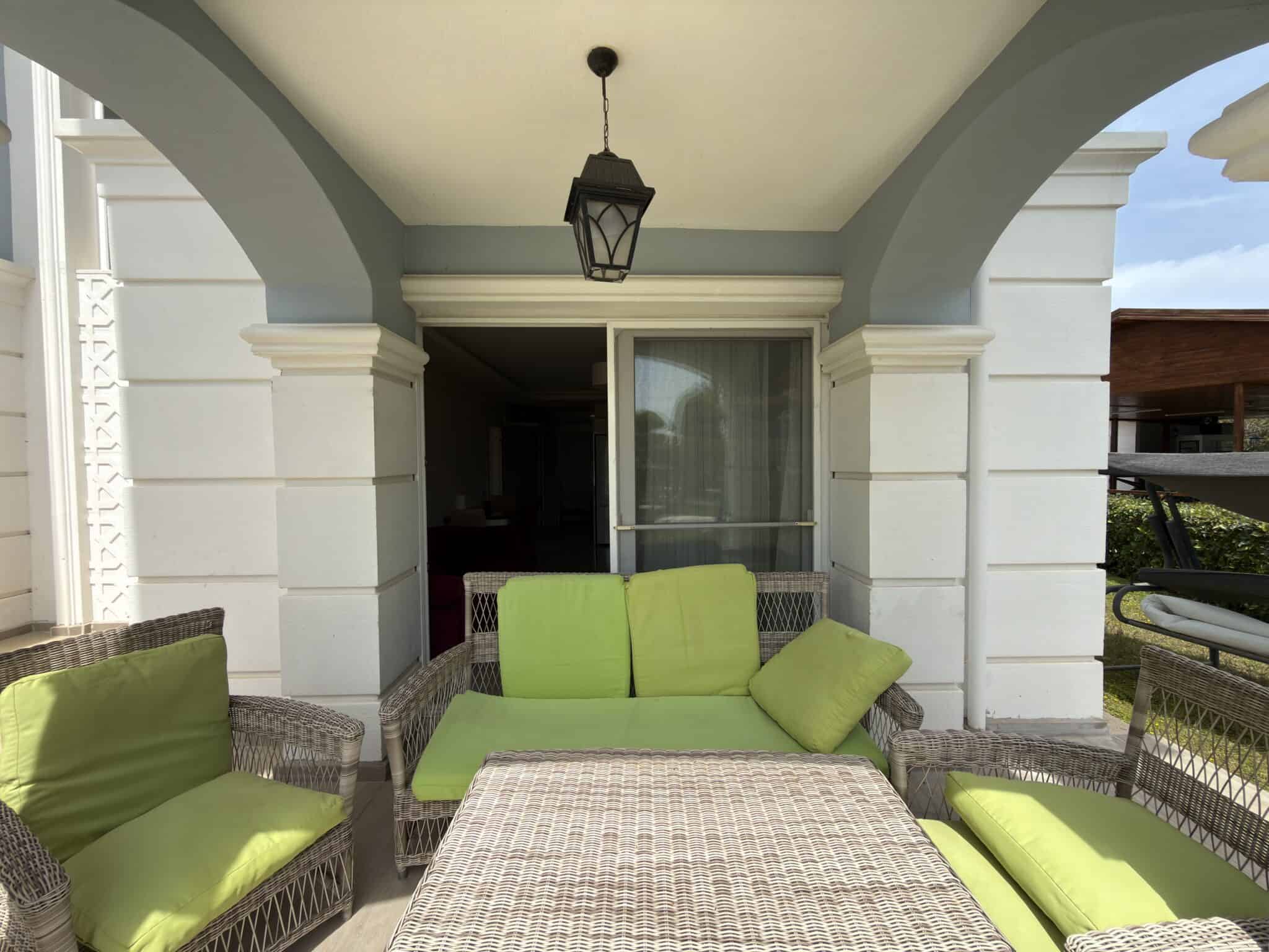 Gemeubileerd 1+1 appartement op de begane grond te koop in Atayurt Begonvilla, Silifke, Mersin