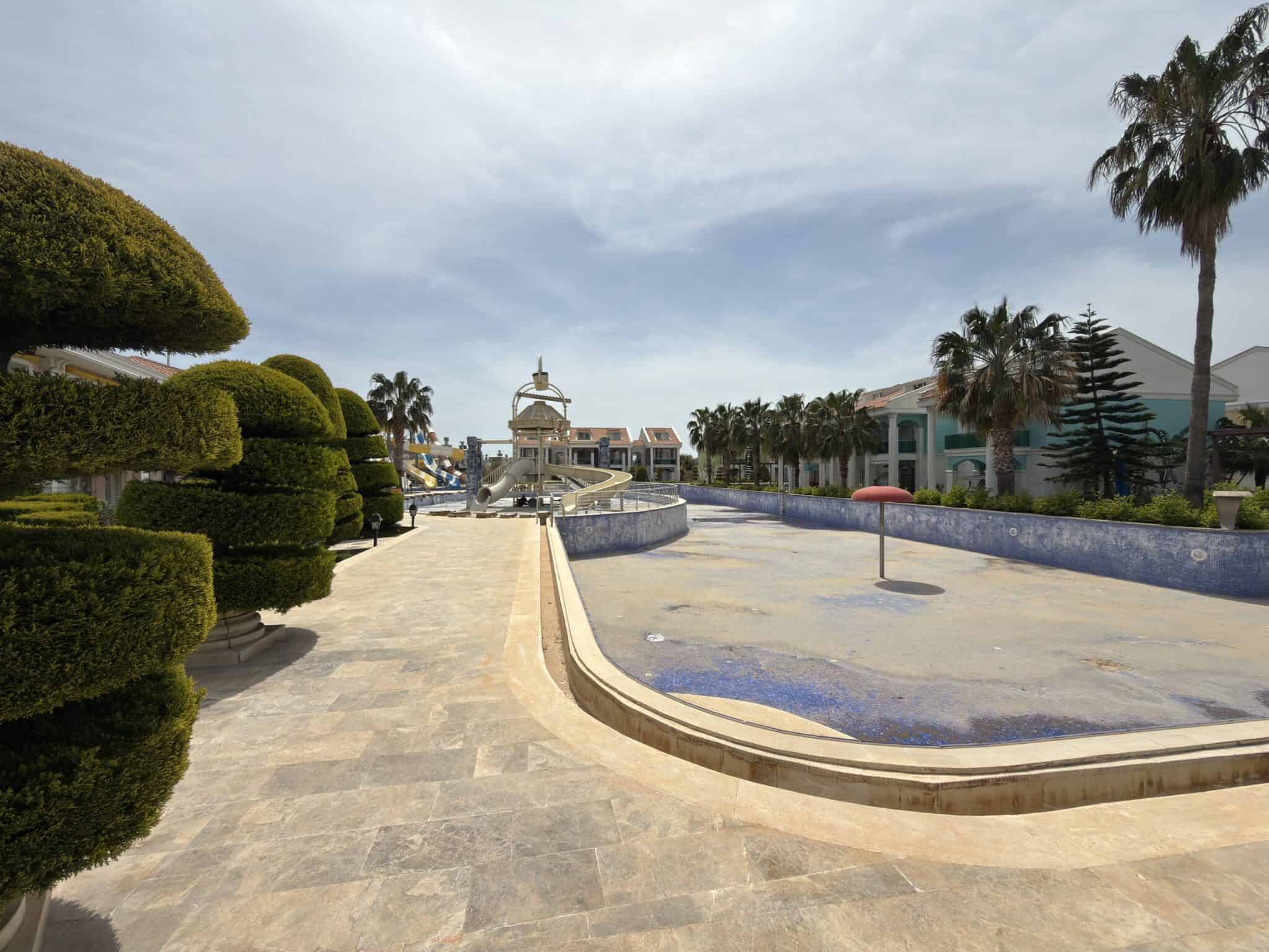 Gemeubileerd 1+1 appartement op de begane grond te koop in Atayurt Begonvilla, Silifke, Mersin