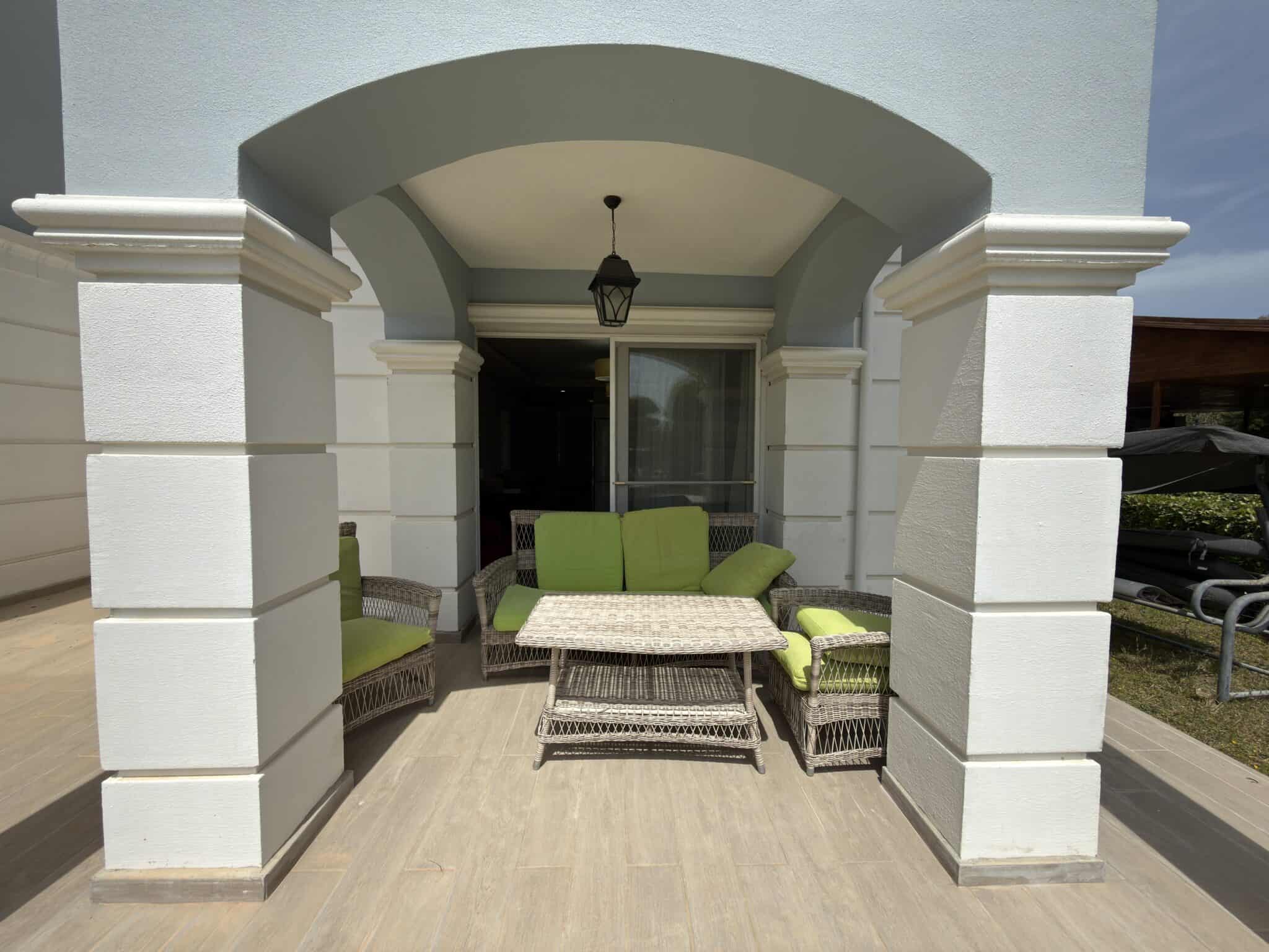 Gemeubileerd 1+1 appartement op de begane grond te koop in Atayurt Begonvilla, Silifke, Mersin