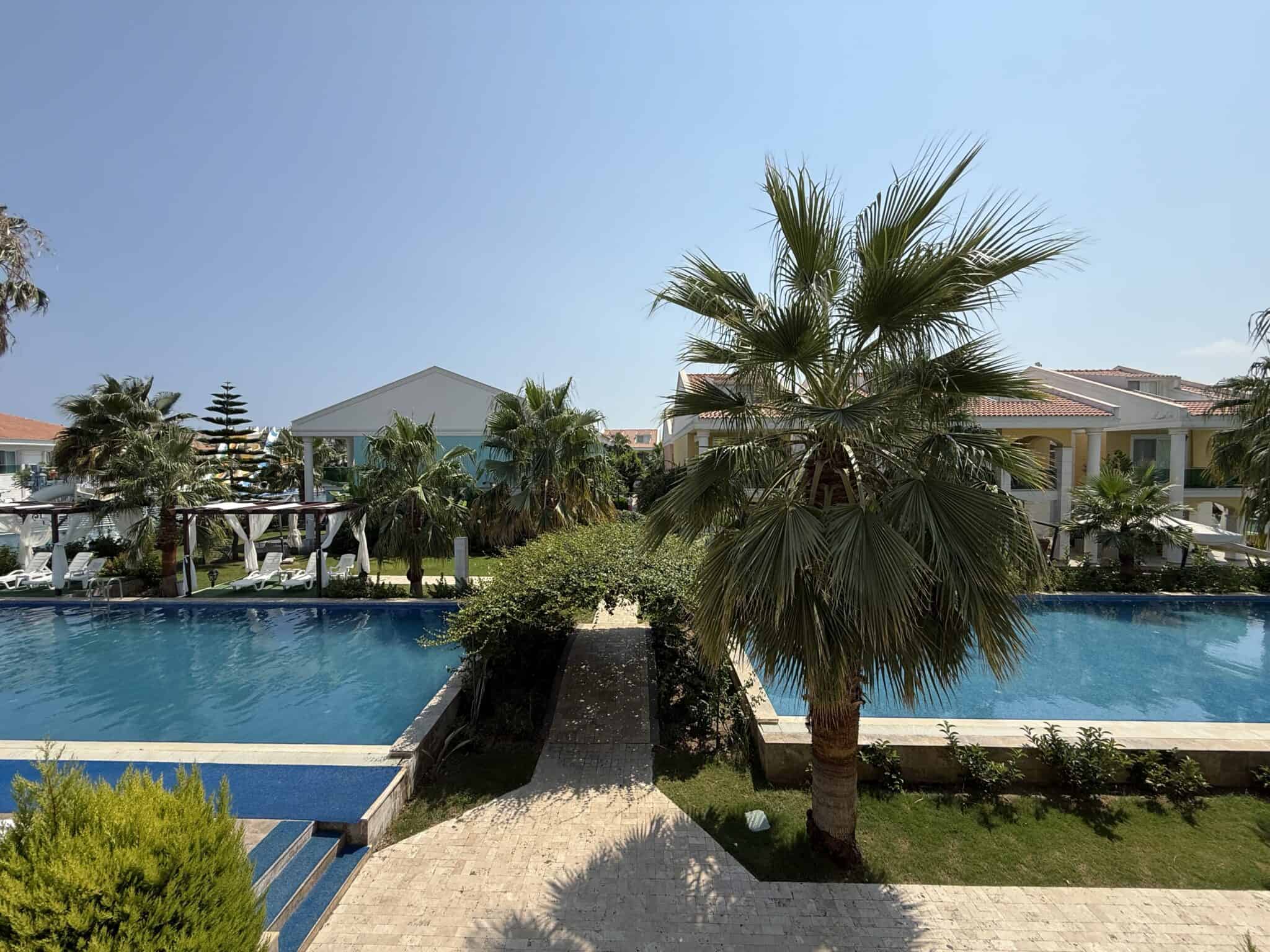 Gemeubileerd 1+1 appartement op de begane grond te koop in Atayurt Begonvilla, Silifke, Mersin