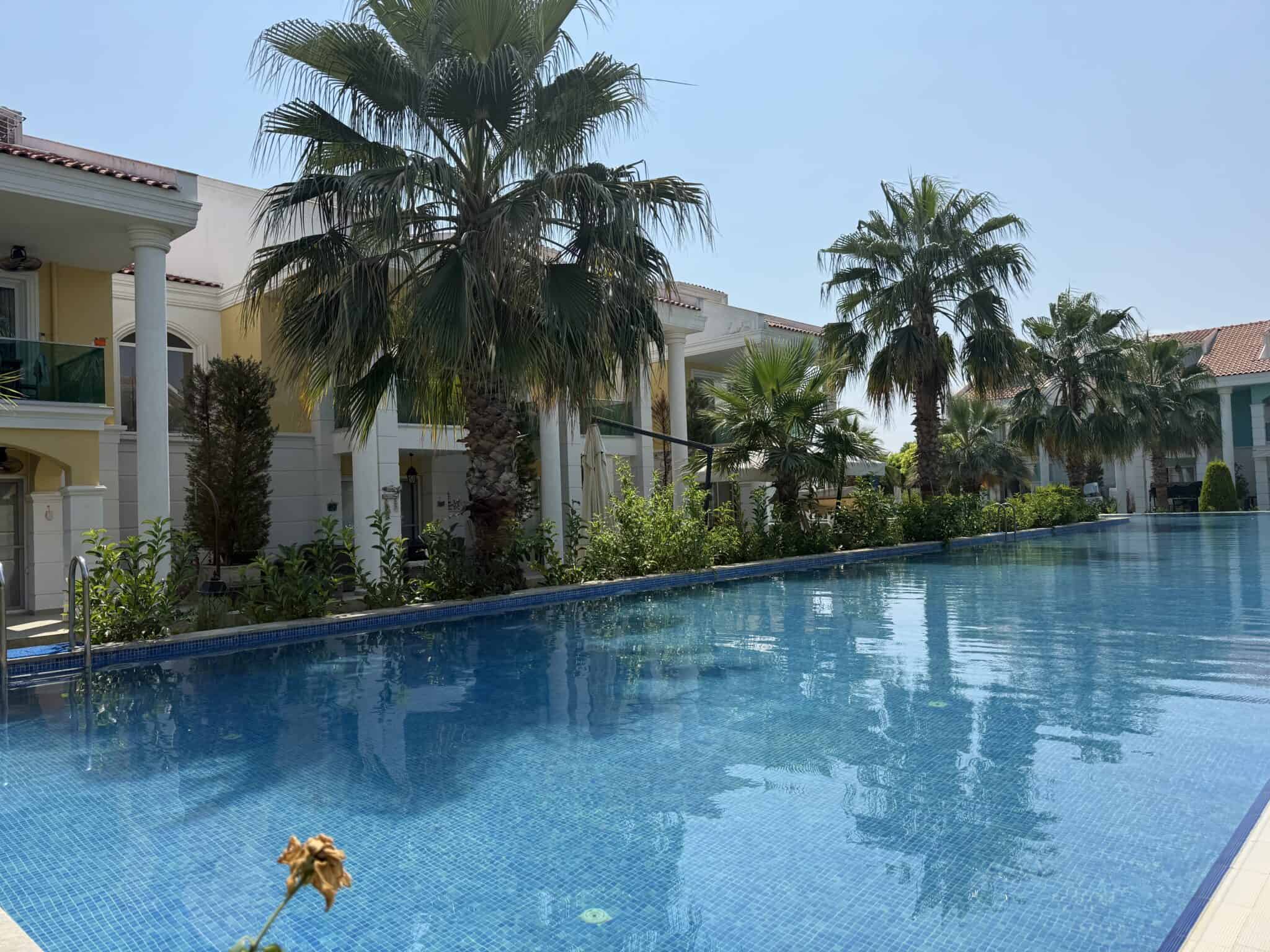Gemeubileerd 1+1 appartement op de begane grond te koop in Atayurt Begonvilla, Silifke, Mersin
