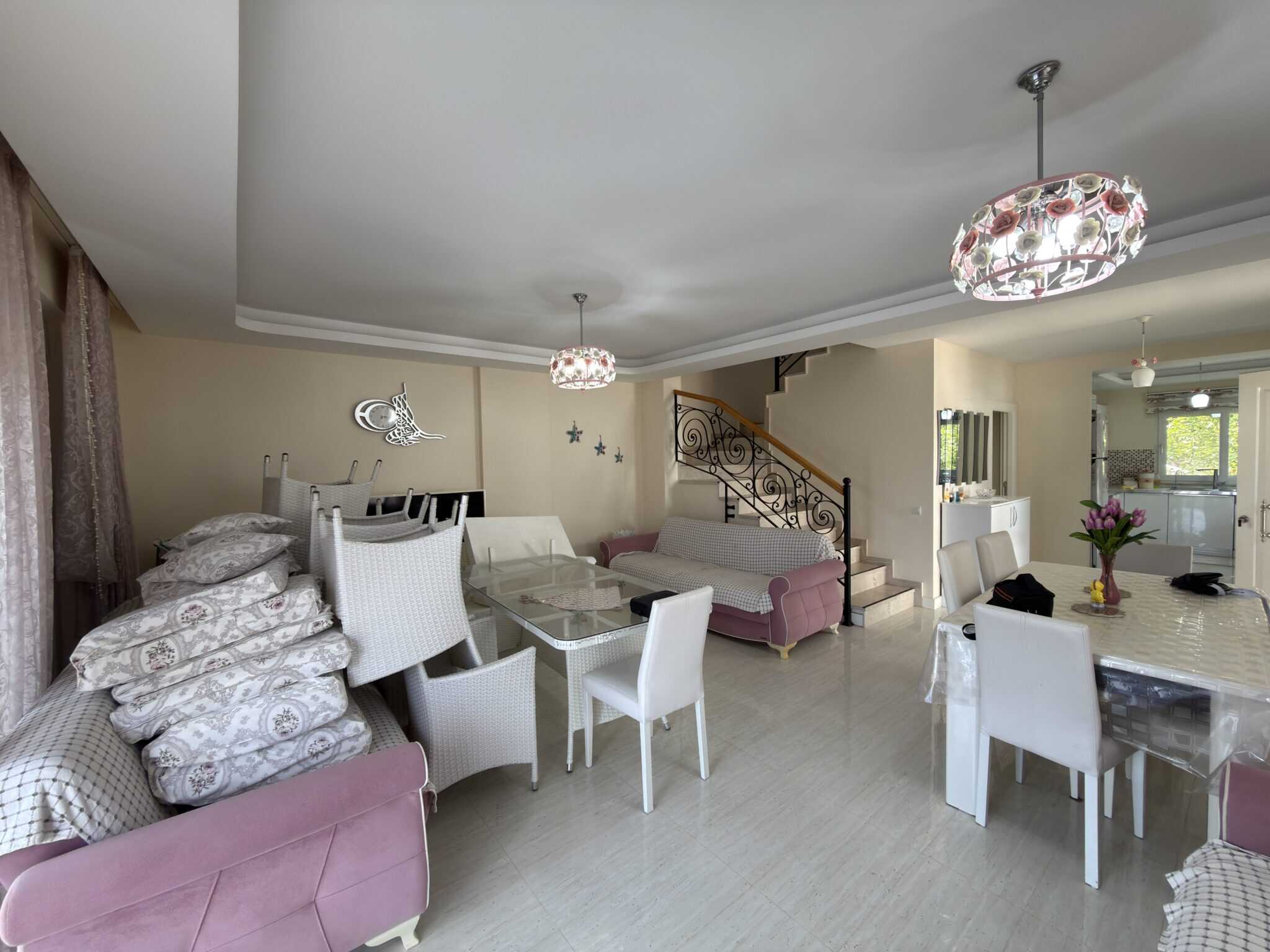 Hoekvilla met 4+1 slaapkamers te koop in Marpessa Vip 1, Atayurt, Silifke, Mersin