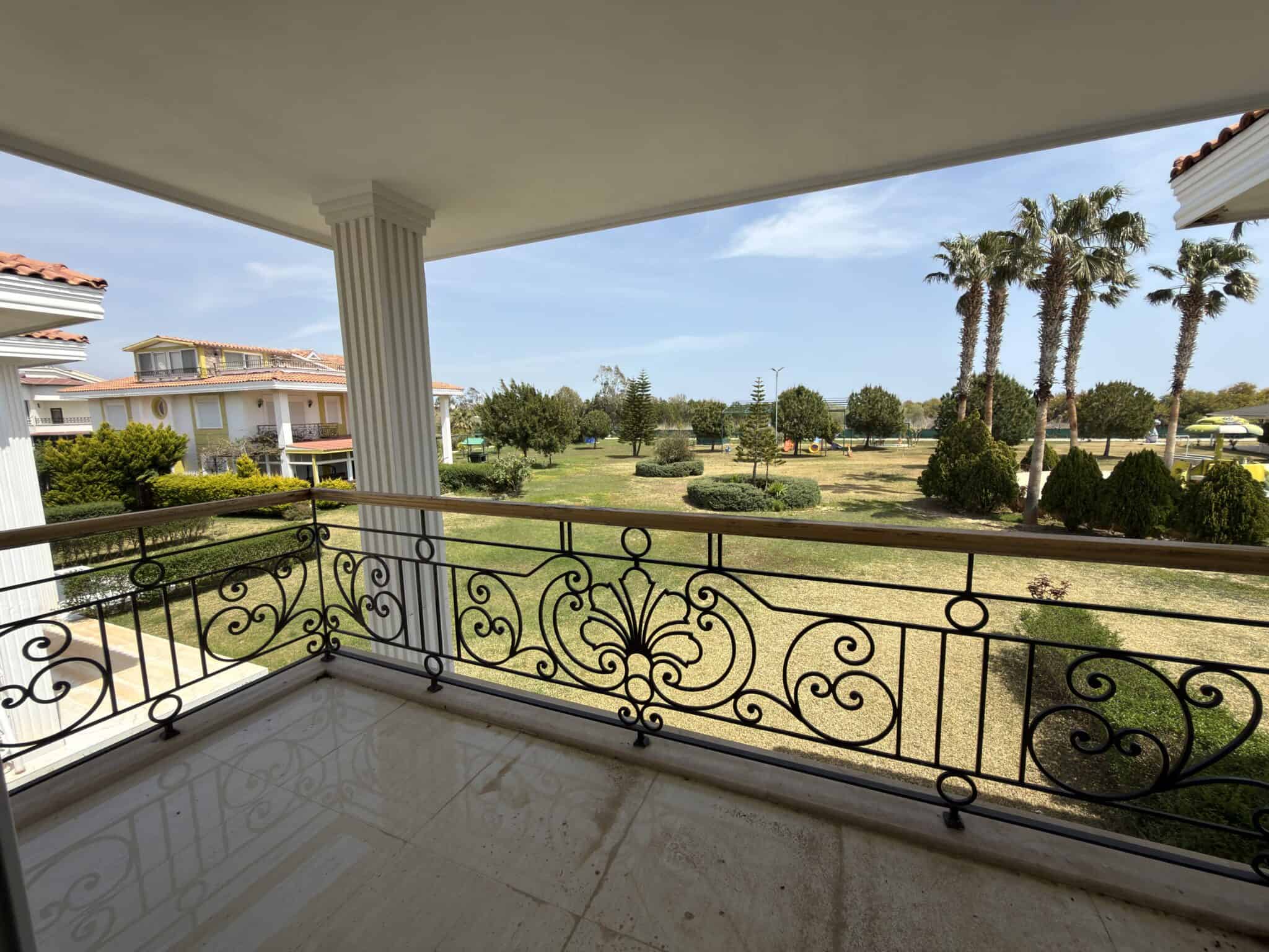 Hoekvilla met 4+1 slaapkamers te koop in Marpessa Vip 1, Atayurt, Silifke, Mersin