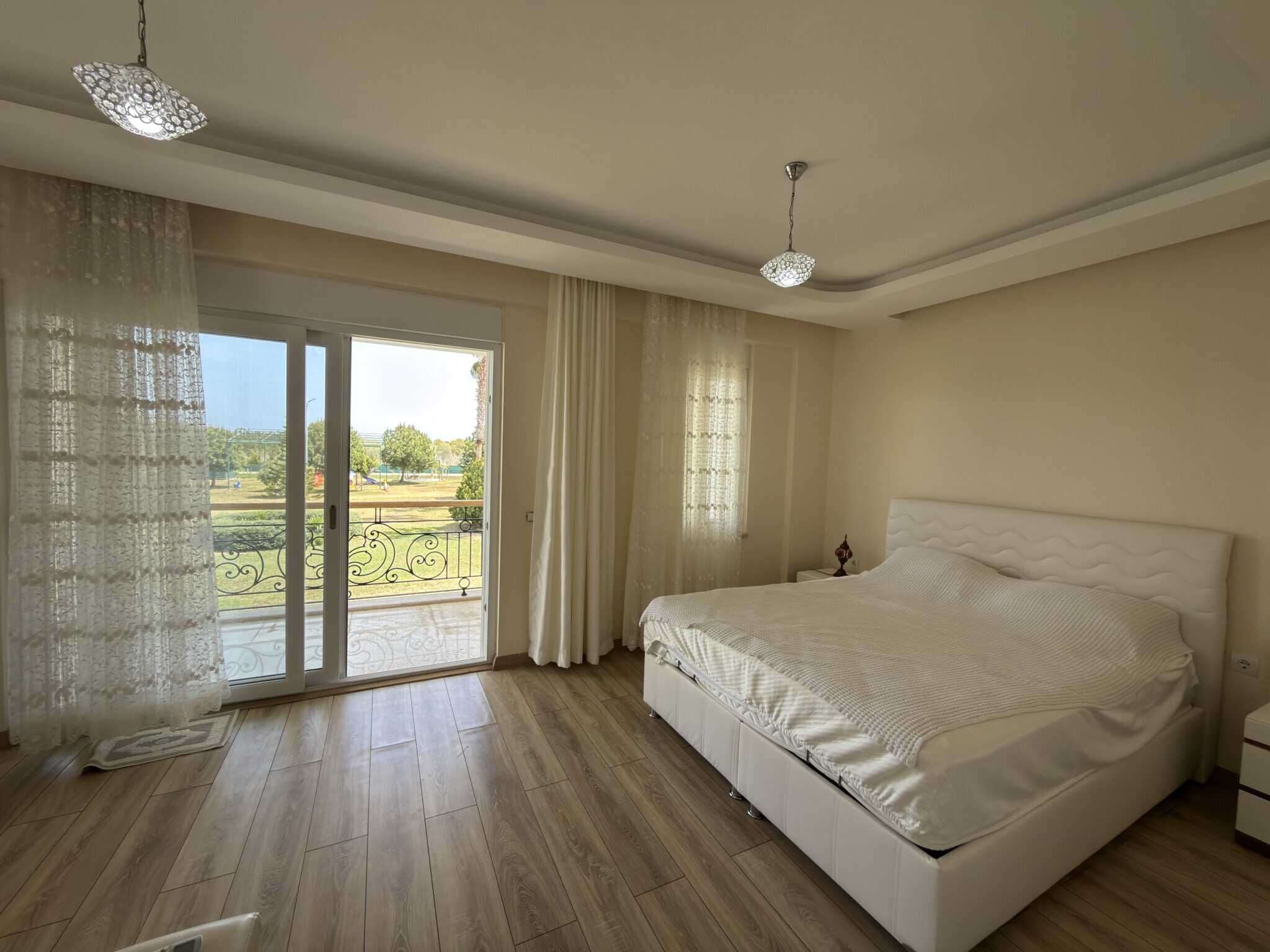 Hoekvilla met 4+1 slaapkamers te koop in Marpessa Vip 1, Atayurt, Silifke, Mersin