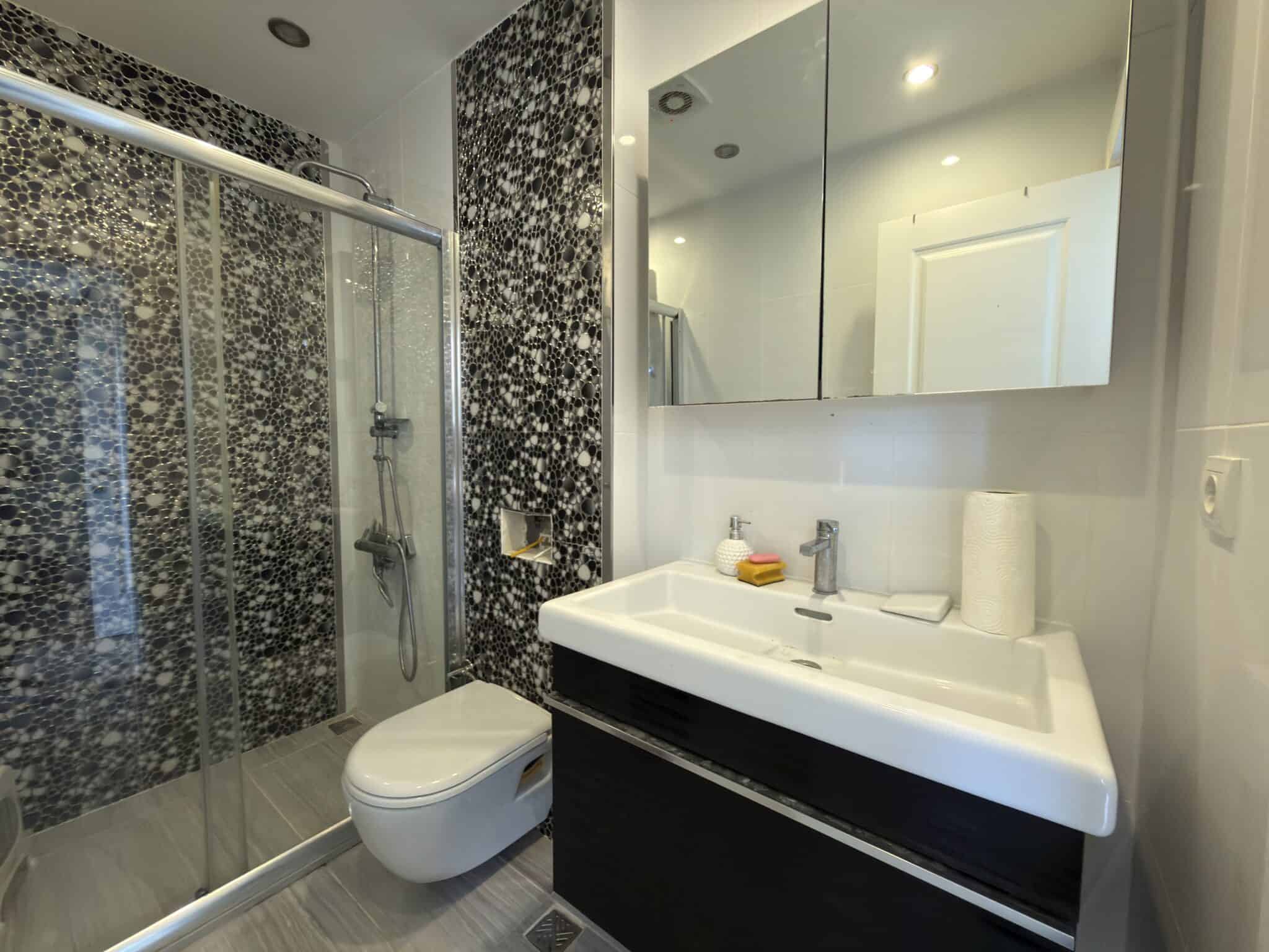 Hoekvilla met 4+1 slaapkamers te koop in Marpessa Vip 1, Atayurt, Silifke, Mersin