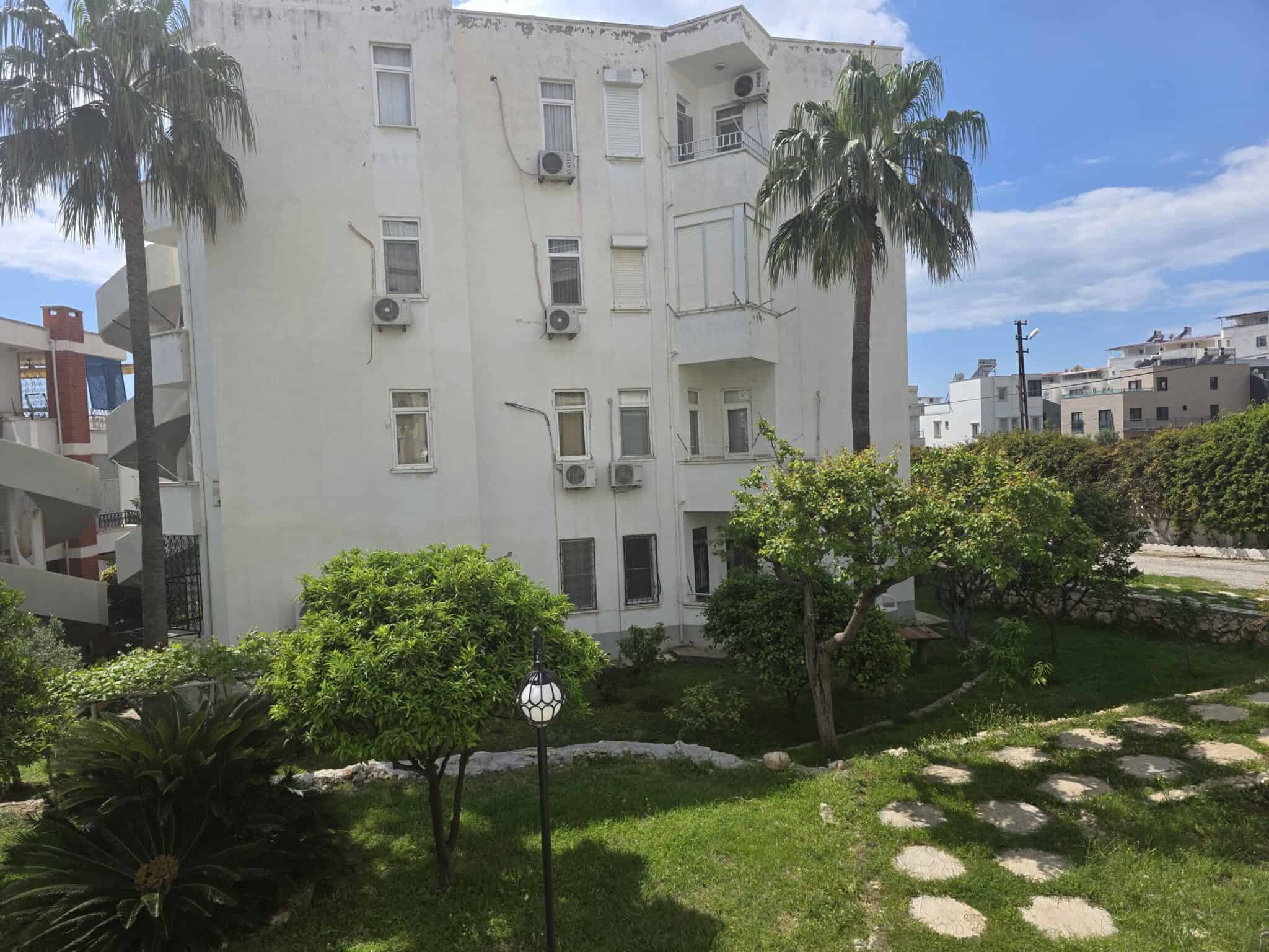 Gemeubileerd 3+1 terrasappartement te koop in Altınportakal, Kumkuyu, Erdemli, Mersin