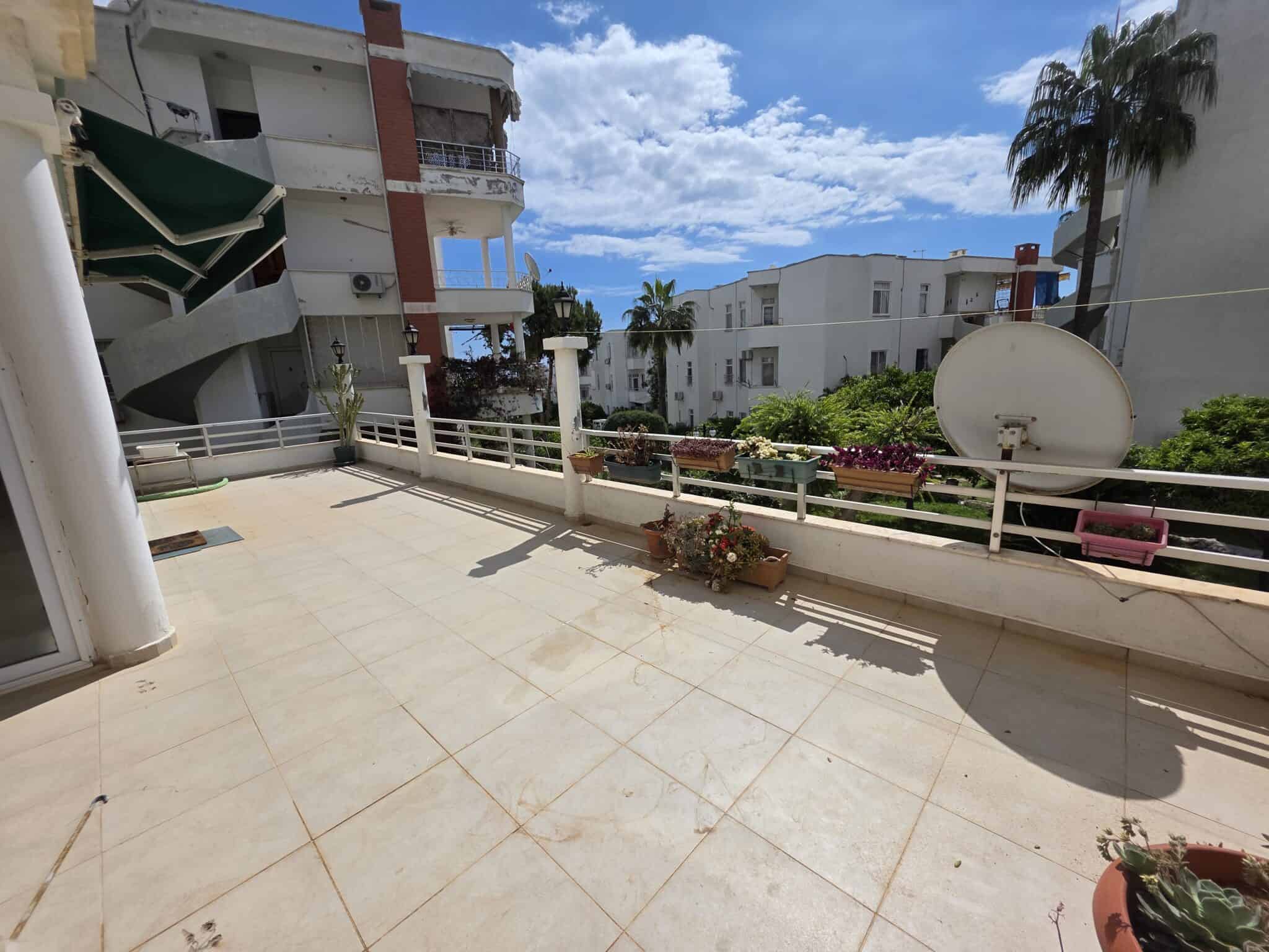 Gemeubileerd 3+1 terrasappartement te koop in Altınportakal, Kumkuyu, Erdemli, Mersin