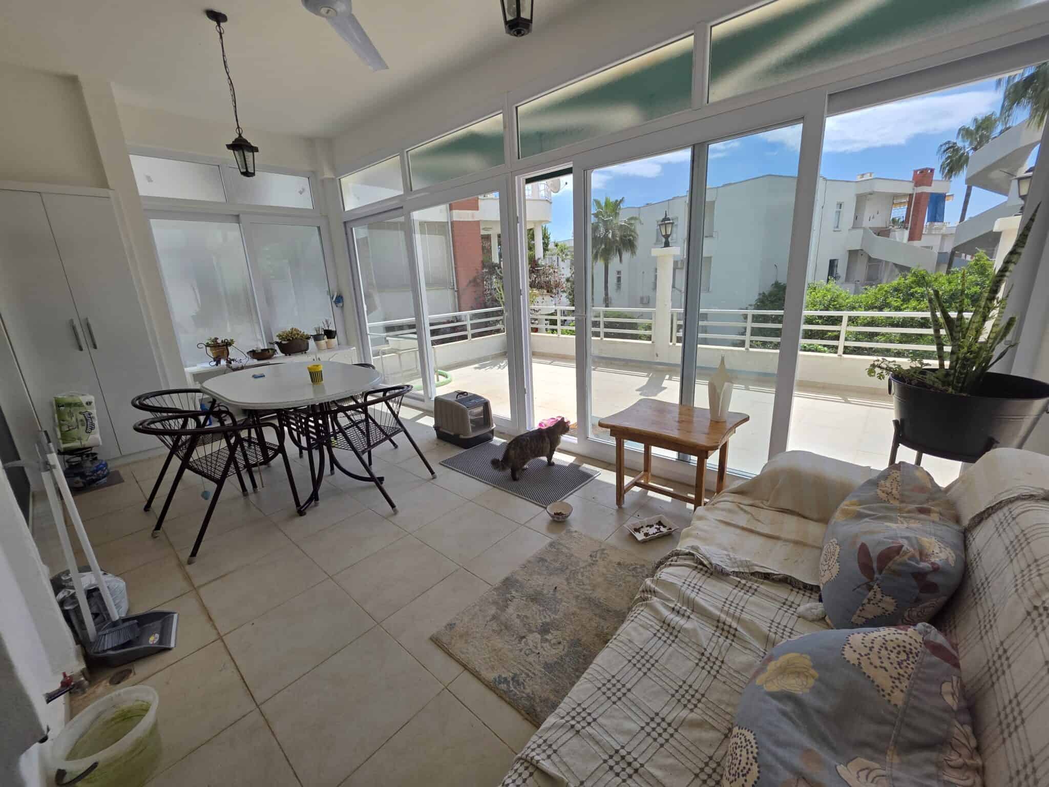 Gemeubileerd 3+1 terrasappartement te koop in Altınportakal, Kumkuyu, Erdemli, Mersin