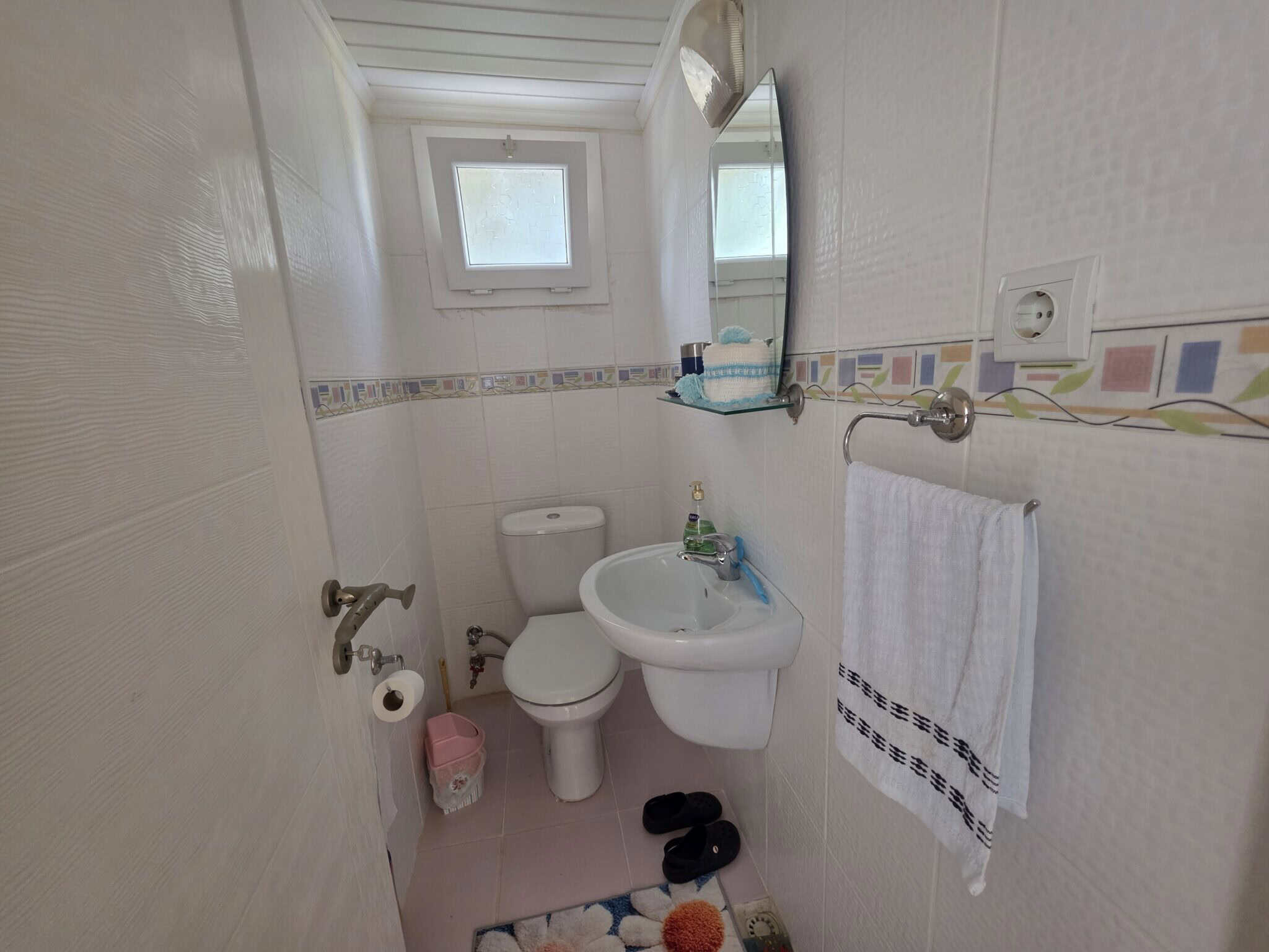 Gemeubileerd 3+1 terrasappartement te koop in Altınportakal, Kumkuyu, Erdemli, Mersin