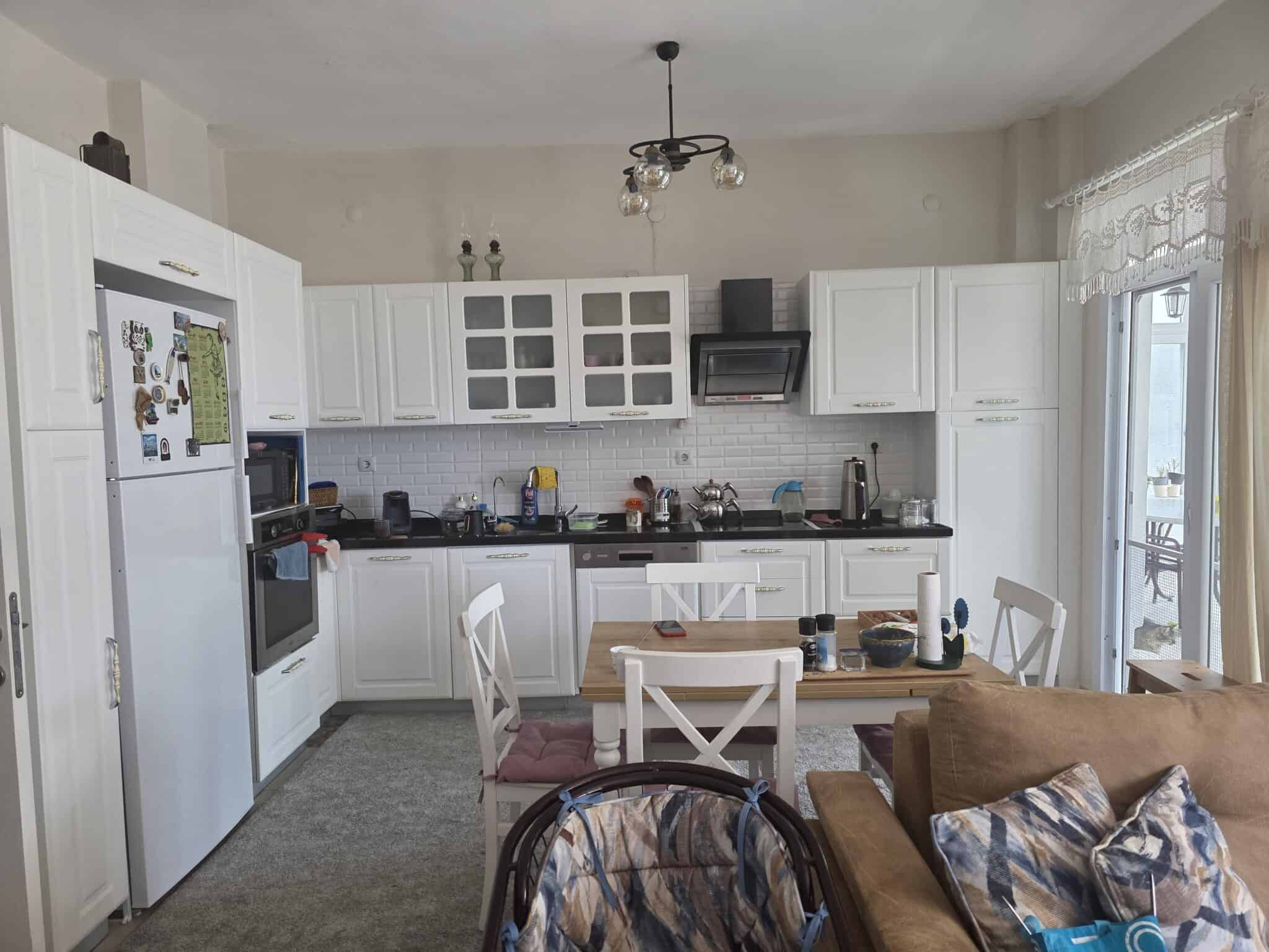 Gemeubileerd 3+1 terrasappartement te koop in Altınportakal, Kumkuyu, Erdemli, Mersin