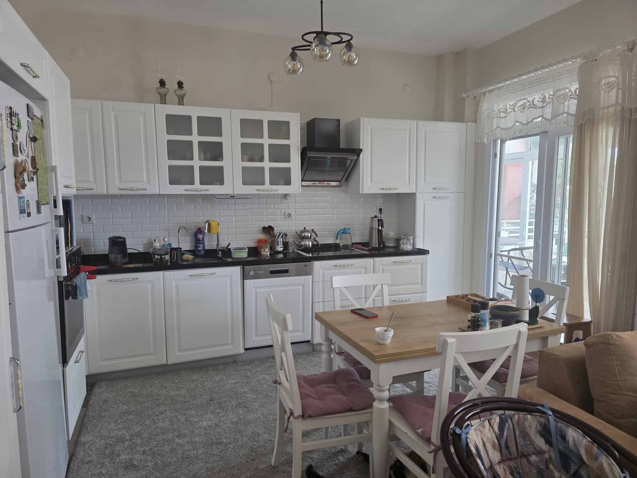 Gemeubileerd 3+1 terrasappartement te koop in Altınportakal, Kumkuyu, Erdemli, Mersin