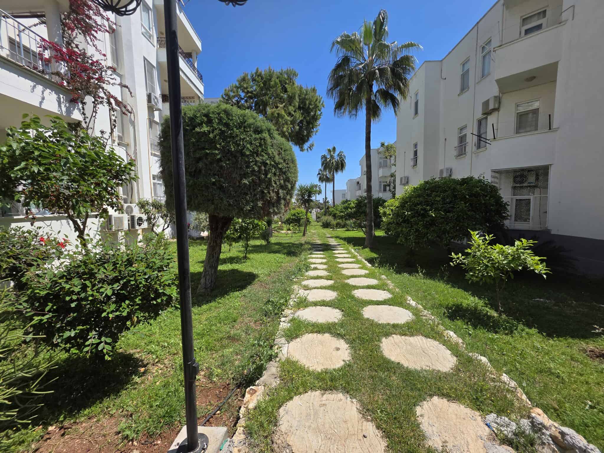 Gemeubileerd 3+1 terrasappartement te koop in Altınportakal, Kumkuyu, Erdemli, Mersin