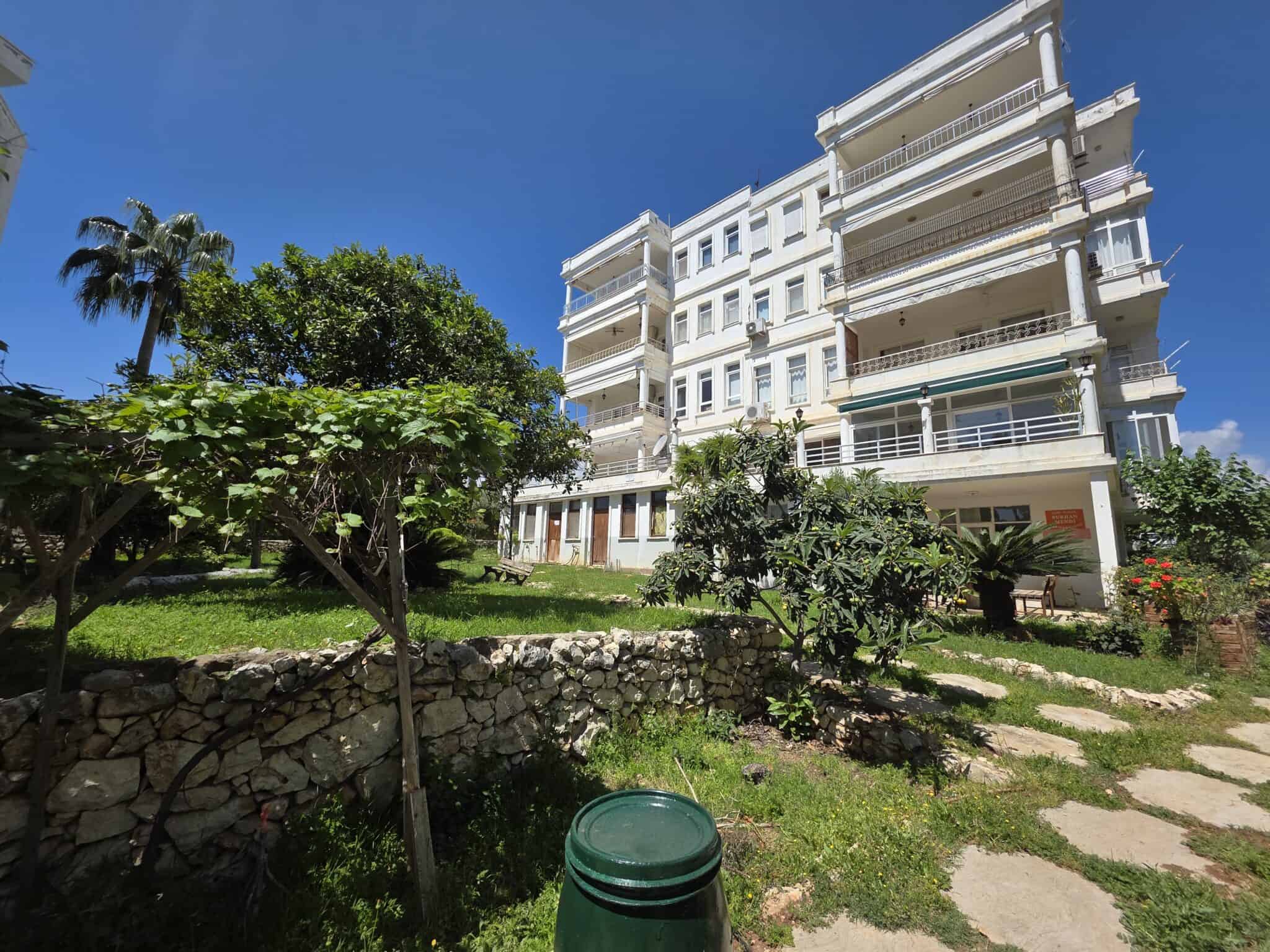 Gemeubileerd 3+1 terrasappartement te koop in Altınportakal, Kumkuyu, Erdemli, Mersin