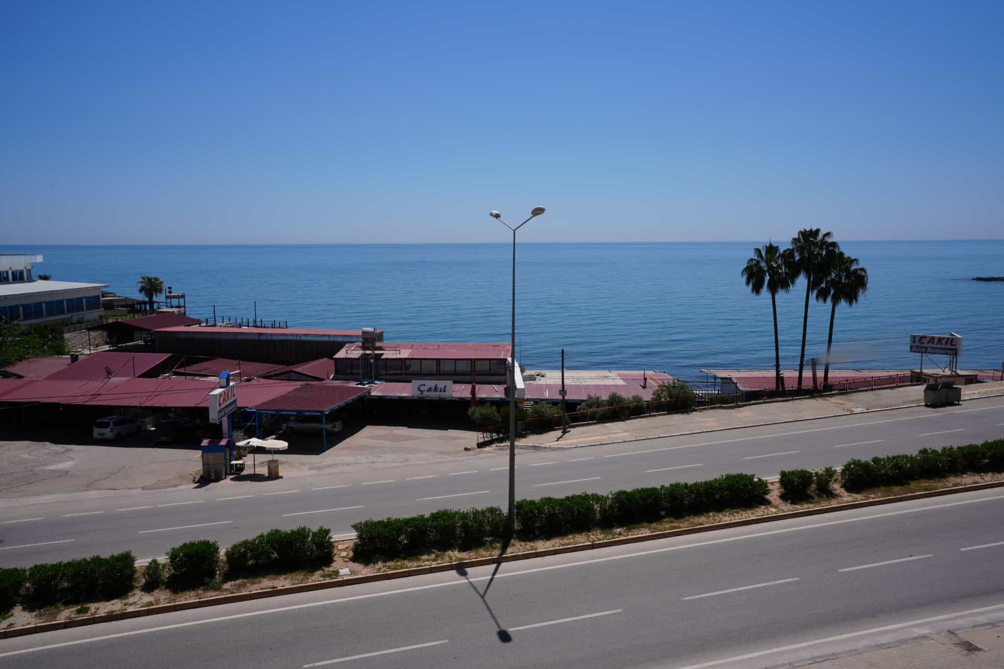 Mersin Erdemli Ayaş İraöz Suist Denize Sıfır Satılık 1+1 Daire