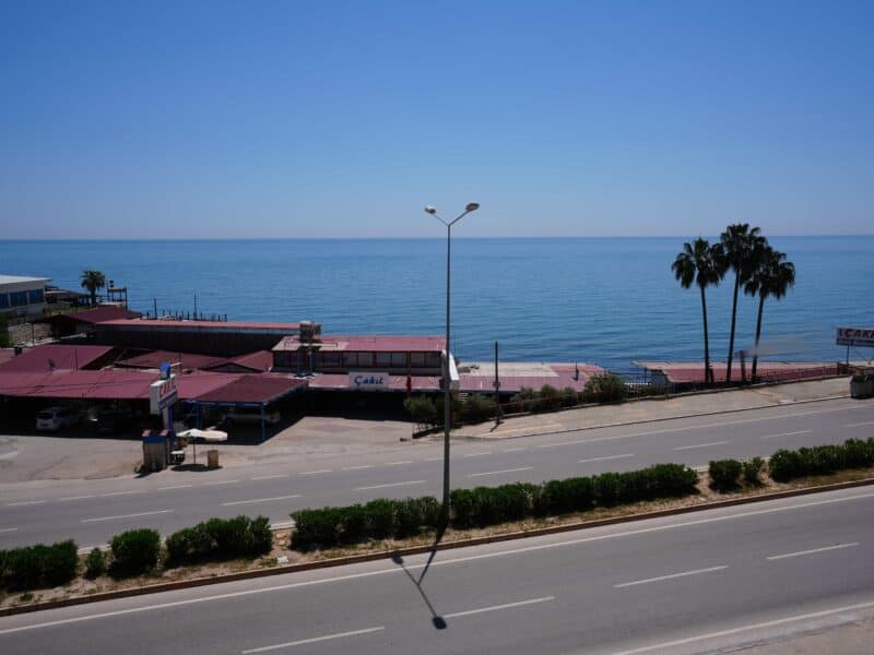Mersin Erdemli Ayaş İraöz Suist Denize Sıfır Satılık 1+1 Daire
