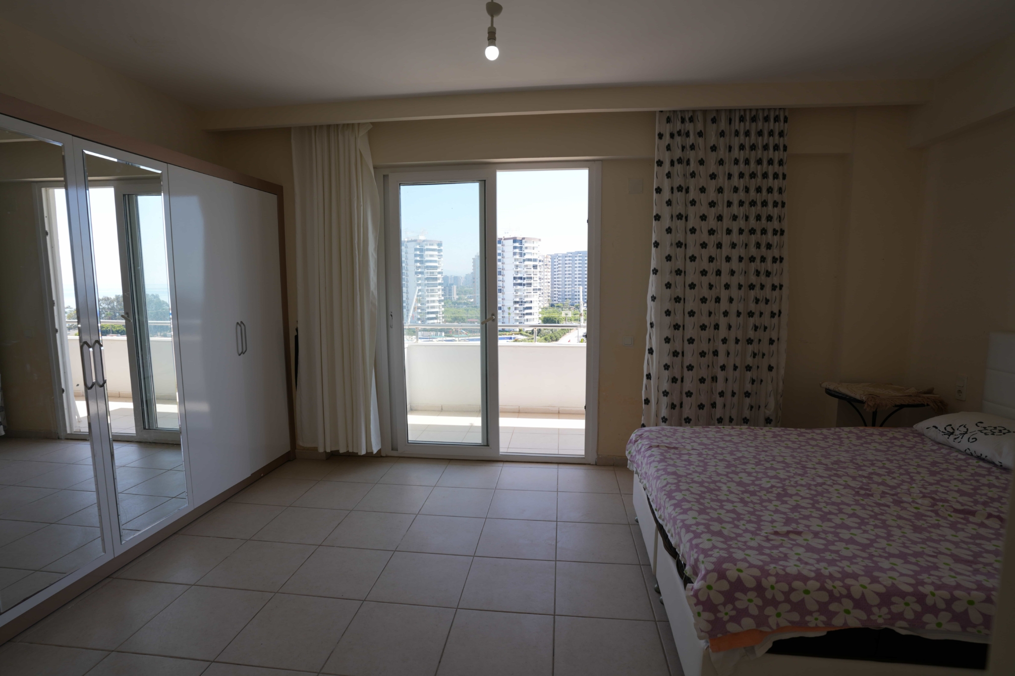 VIP00963 Mersin Kargıpınarı Queenaba Sitesi Eşyalı Satılık 2+1 Daire