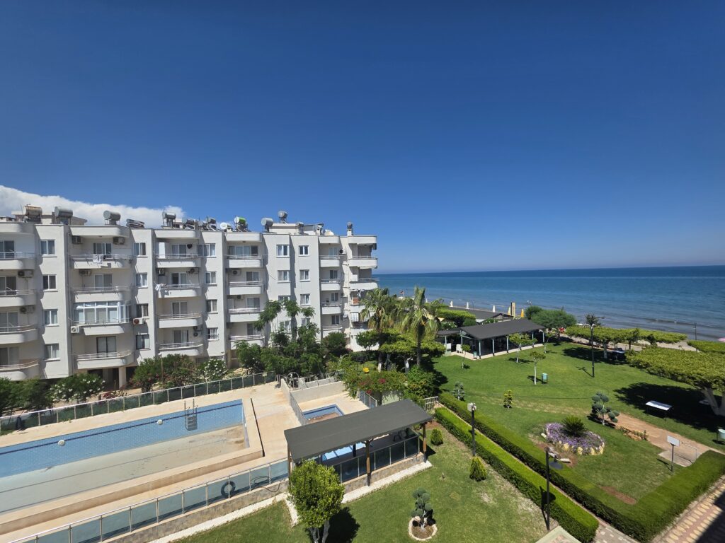 Mersin Erdemli Denize Sıfır Gümüşkum Sitesi Satılık 1+1 Daire