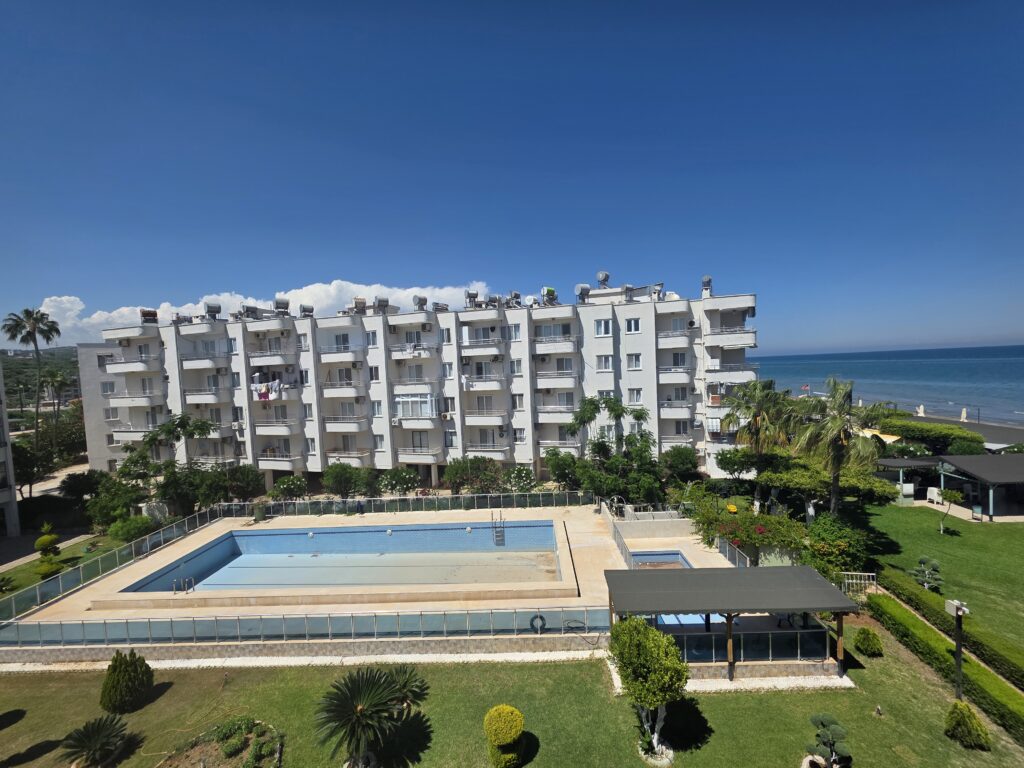 Mersin Erdemli Denize Sıfır Gümüşkum Sitesi Satılık 1+1 Daire