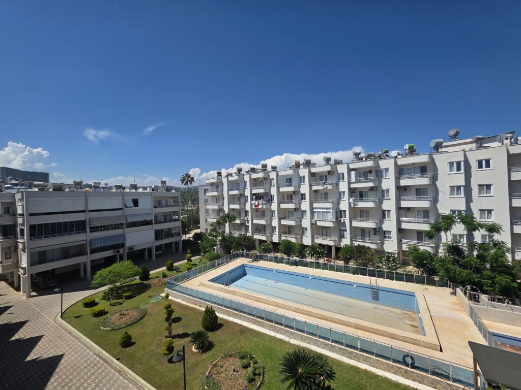 Mersin Erdemli Denize Sıfır Gümüşkum Sitesi Satılık 1+1 Daire