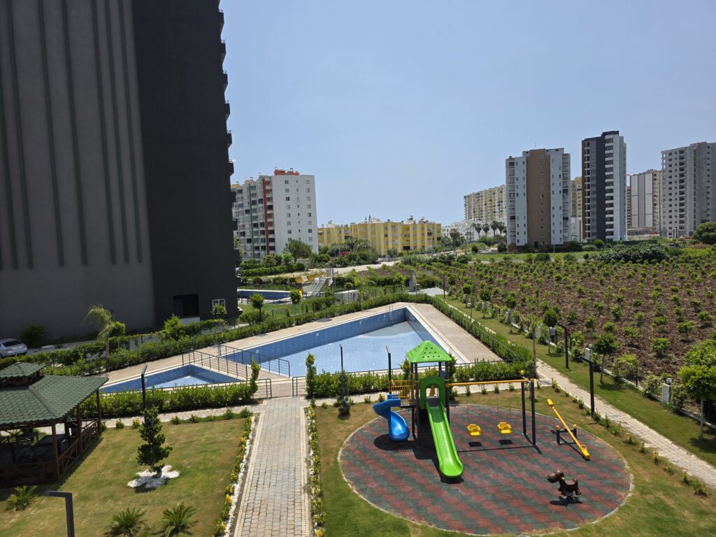 Mersin Erdemli Çeşmeli Emerald Deluxe Satılık 1+1 Ön Cephe Daire