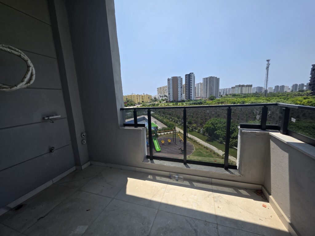 Mersin Erdemli Çeşmeli Emerald Deluxe Satılık 1+1 Ön Cephe Daire