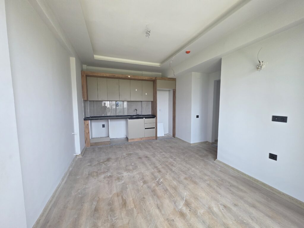 Квартира 1+1 на продажу в жилом комплексе Erdemli Çeşmeli Emerald Deluxe, Мерсин
