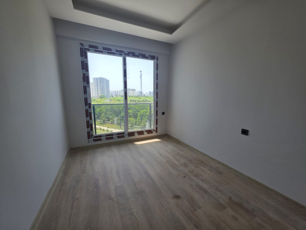 Квартира 1+1 на продажу в жилом комплексе Erdemli Çeşmeli Emerald Deluxe, Мерсин