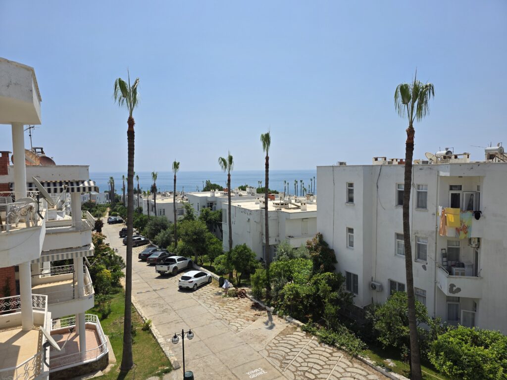 Mersin Erdemli Kumkuyu Denize Sıfır Altınportakal Eşyalı Satılık 2+1 Daire