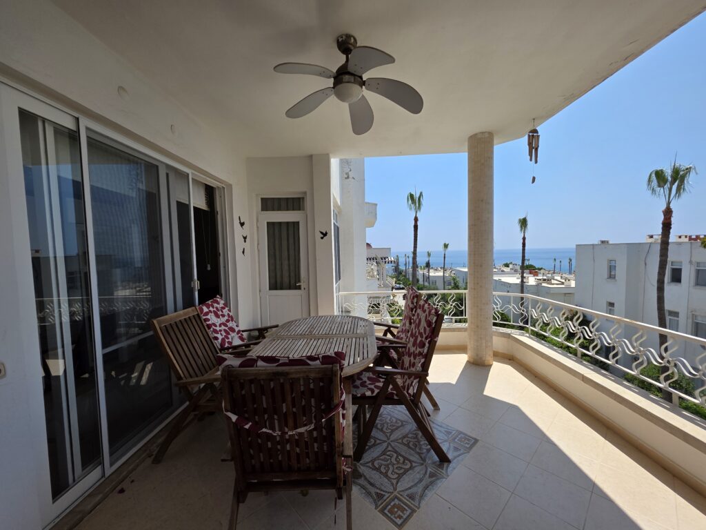 Mersin Erdemli Kumkuyu Denize Sıfır Altınportakal Eşyalı Satılık 2+1 Daire