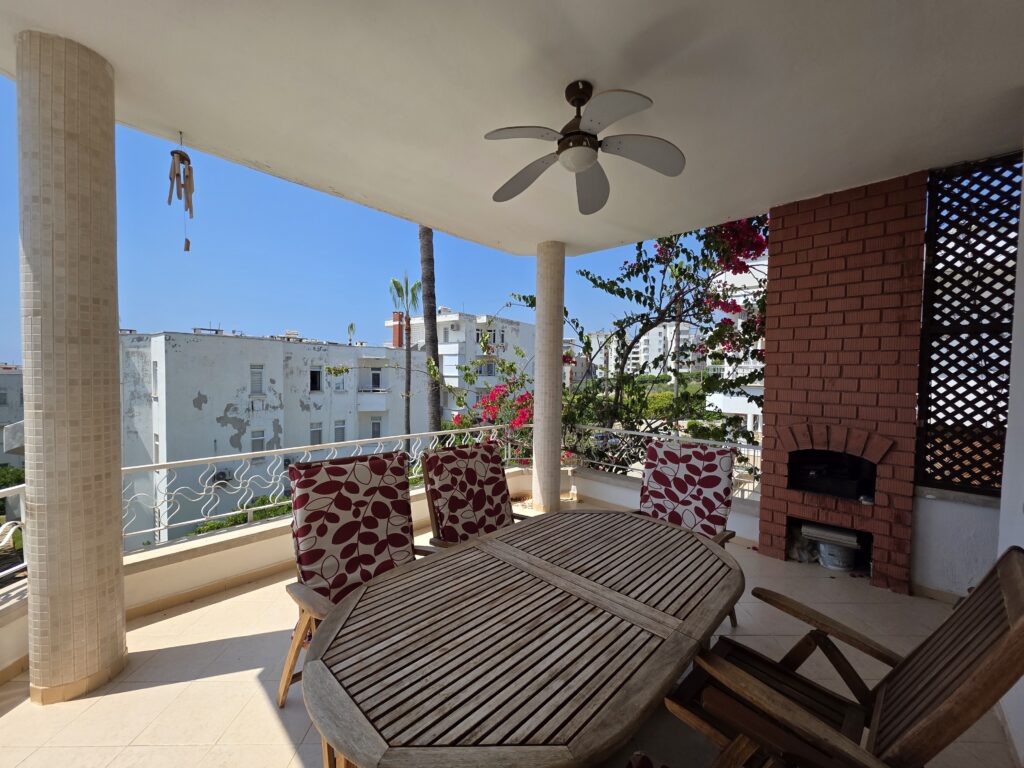 Mersin Erdemli Kumkuyu Denize Sıfır Altınportakal Eşyalı Satılık 2+1 Daire