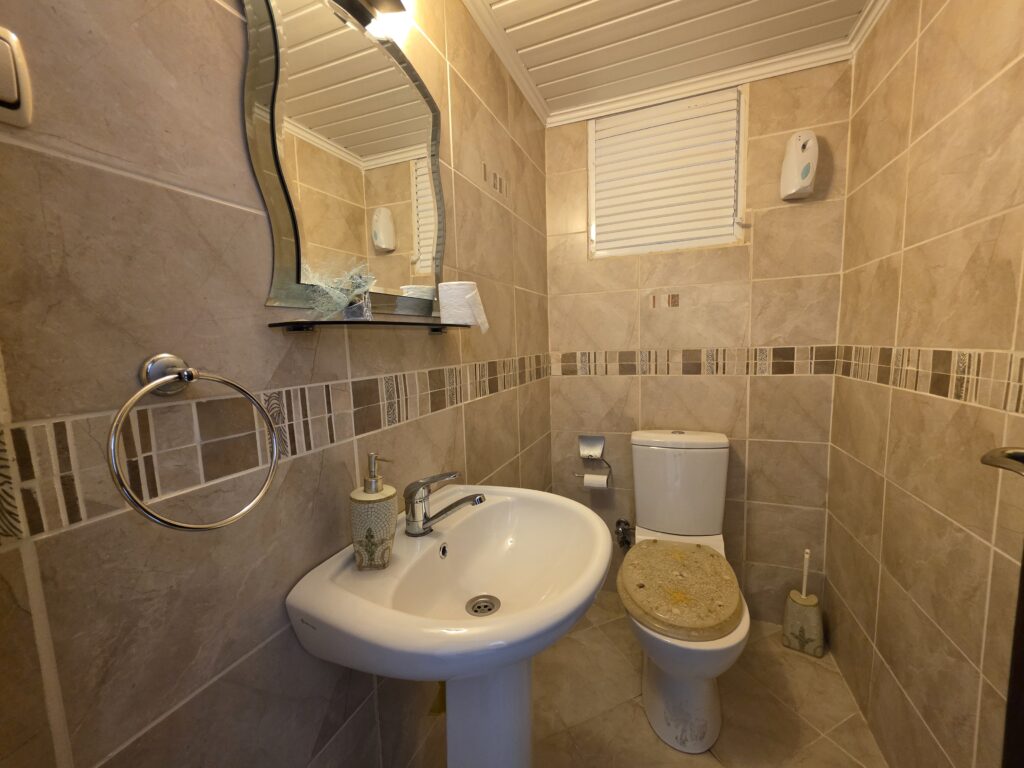 Mersin Erdemli Kumkuyu Denize Sıfır Altınportakal Eşyalı Satılık 2+1 Daire