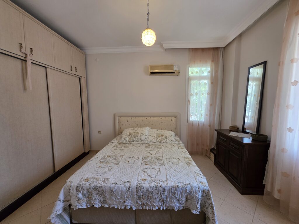 Mersin Erdemli Kumkuyu Denize Sıfır Altınportakal Eşyalı Satılık 2+1 Daire