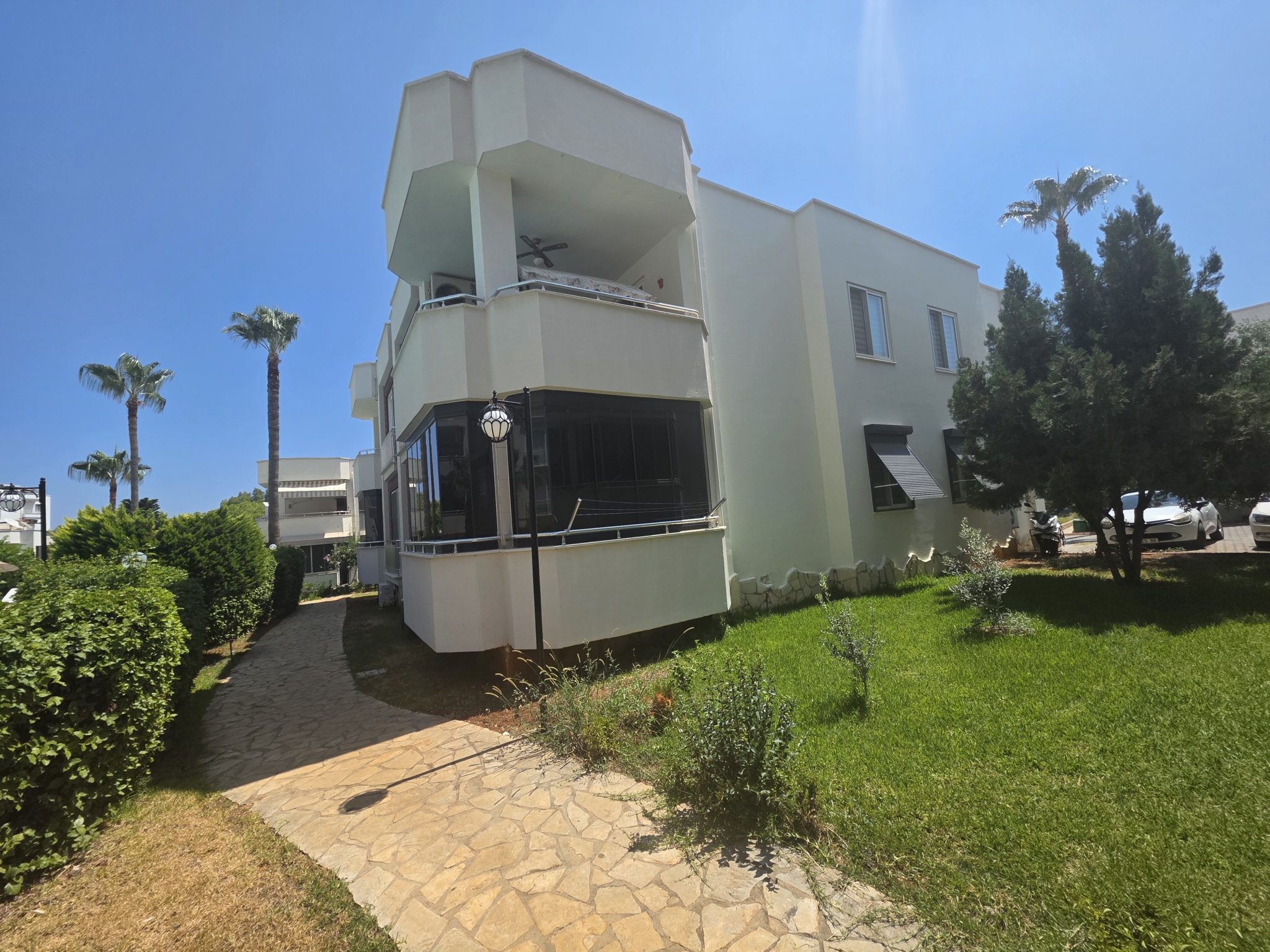 20260811_131009 Mersin Erdemli Denize Sıfır Altınportakal Sitesi Satılık 3+1 Bahçe Katı Daire