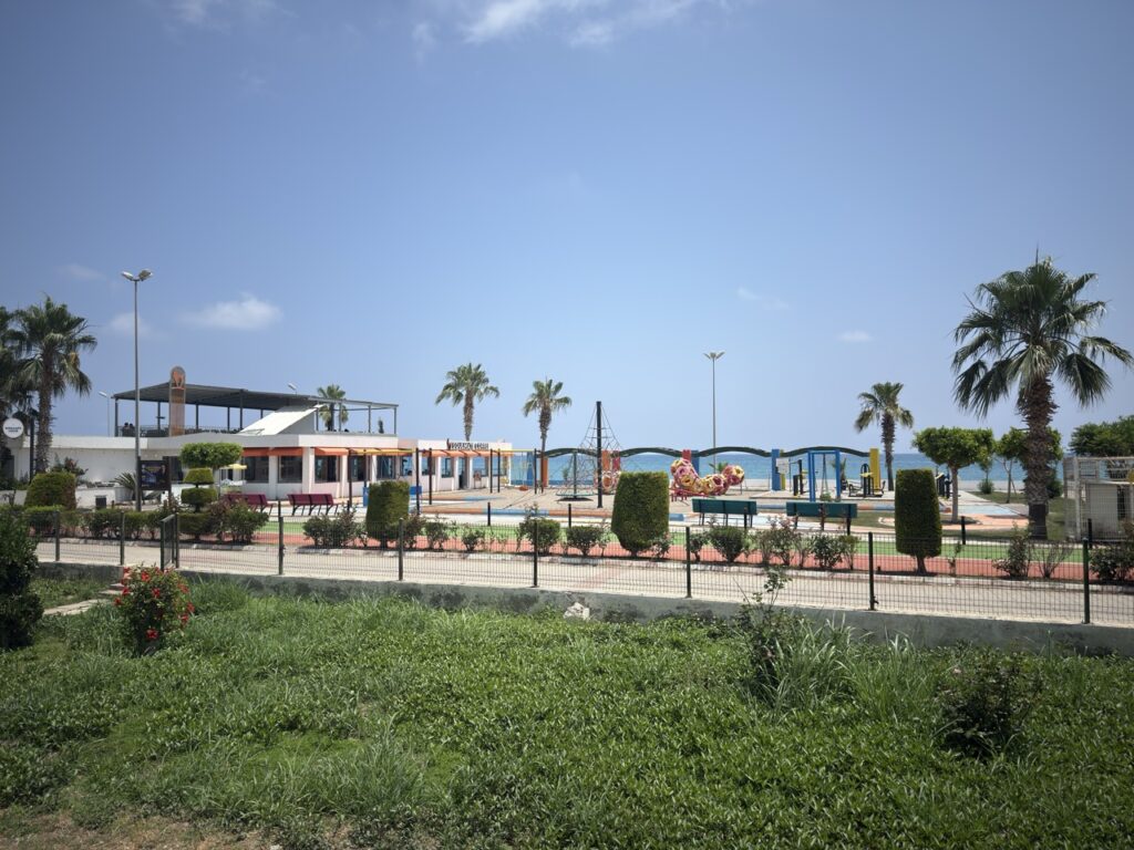 Mersin Erdemli Erciyes Sitesi Denize Sıfır  Satılık 2+1 Bahçe Katı   Daire