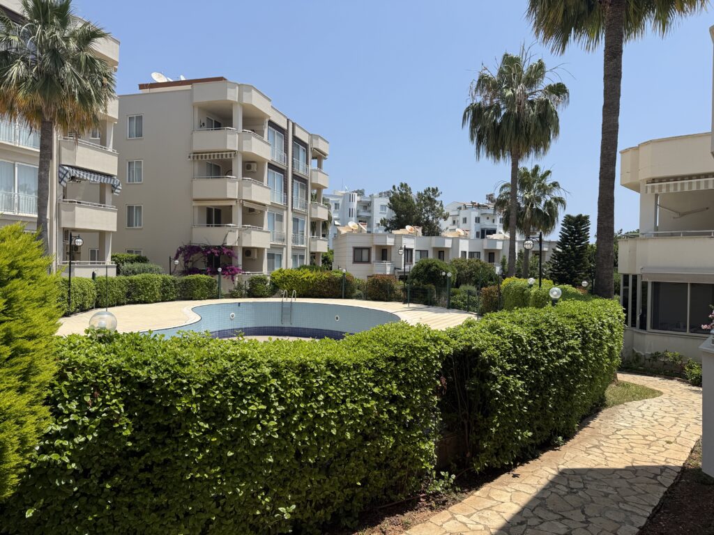 Mersin Erdemli Denize Sıfır Altınportakal Sitesi Satılık 3+1 Bahçe Katı  Daire